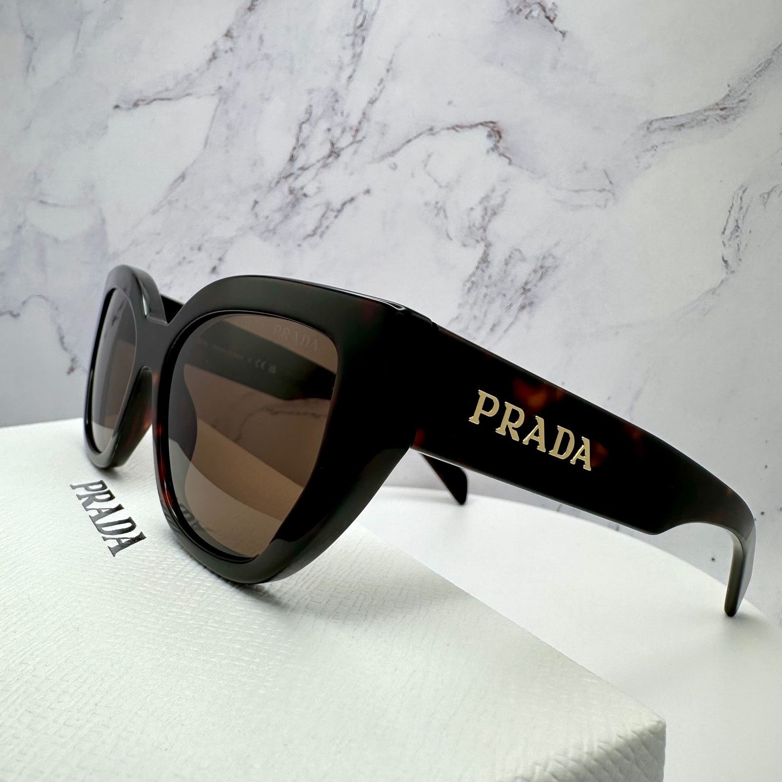 Prada New Prada Sunglasses Cat Eye Brown Tortoise Gold Logo Size ONE SIZE - 15 Thumbnail