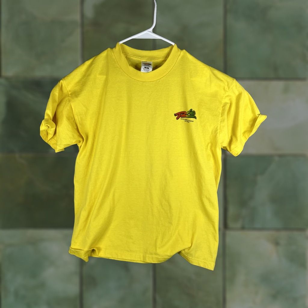 Fruit Of The Loom VINTAGE Rio Las Vegas Shirt Mens XL Yellow Casino Promo Fruit Of The Loom 90s Size US XL / EU 56 / 4 - 1 Thumbnail
