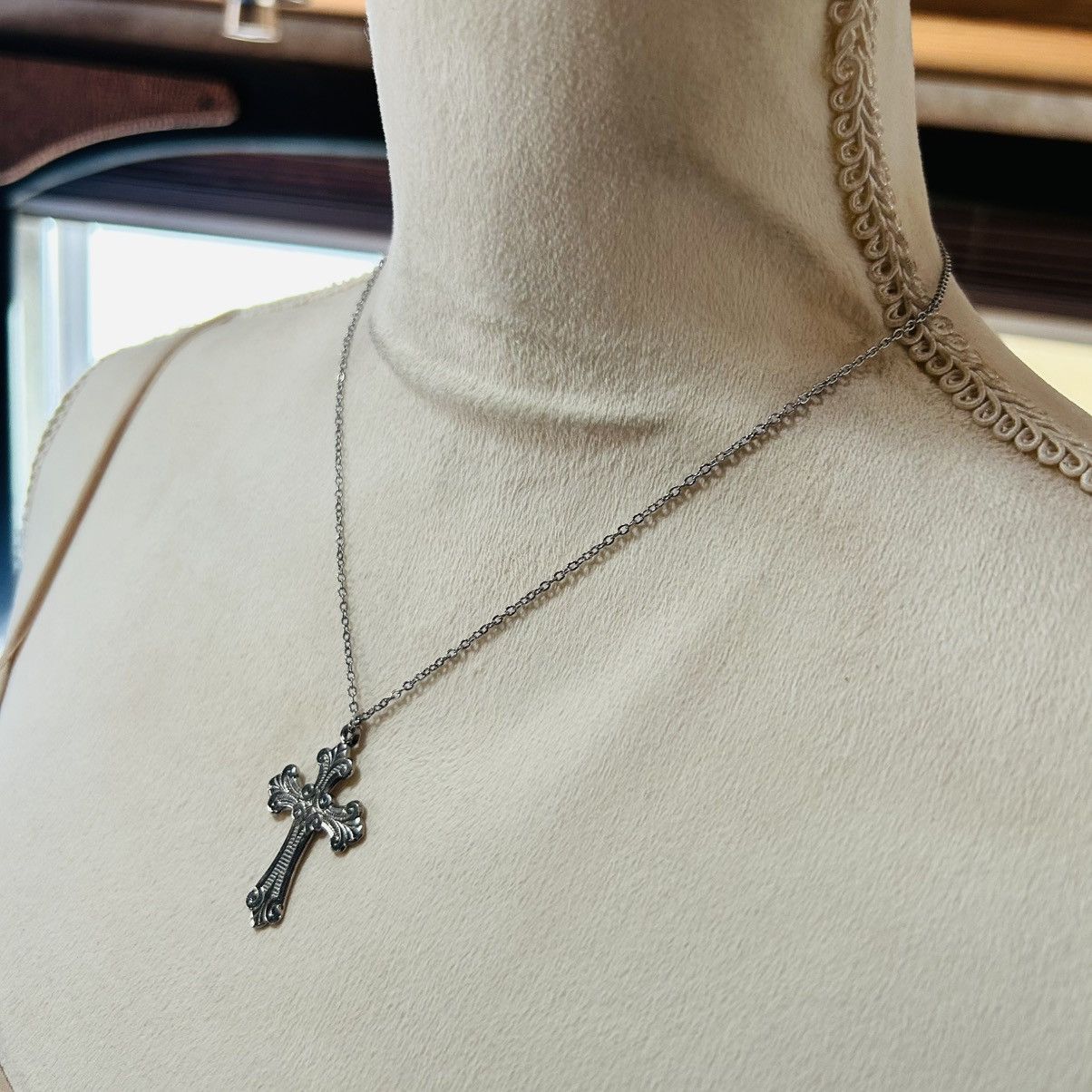 Vintage Vintage silver filigree cross pendant on chain necklace Size ONE SIZE - 4 Thumbnail