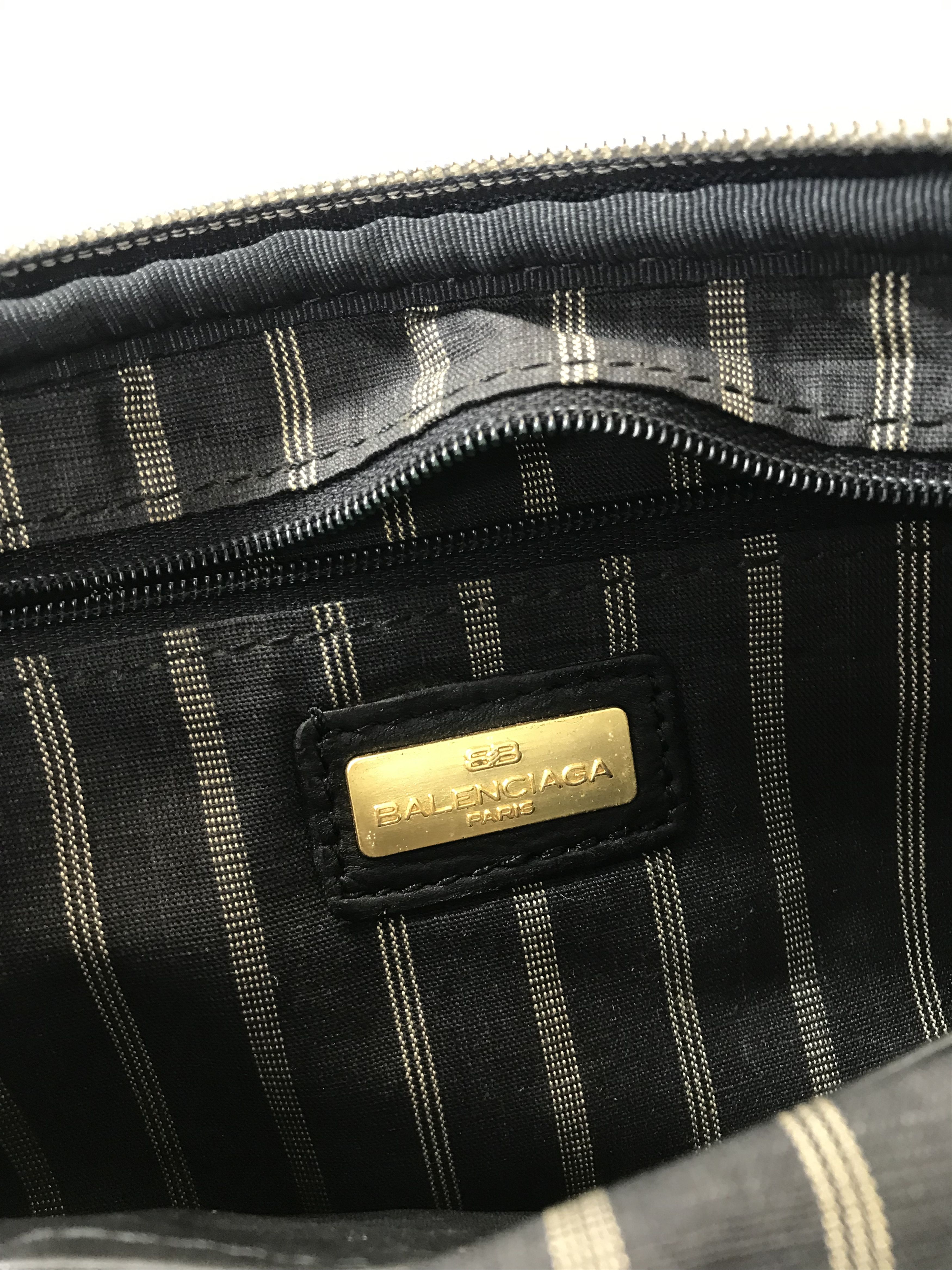 Balenciaga Balenciaga BB Black Leather Second Clutch Wristlet Bag Size ONE SIZE - 5 Thumbnail
