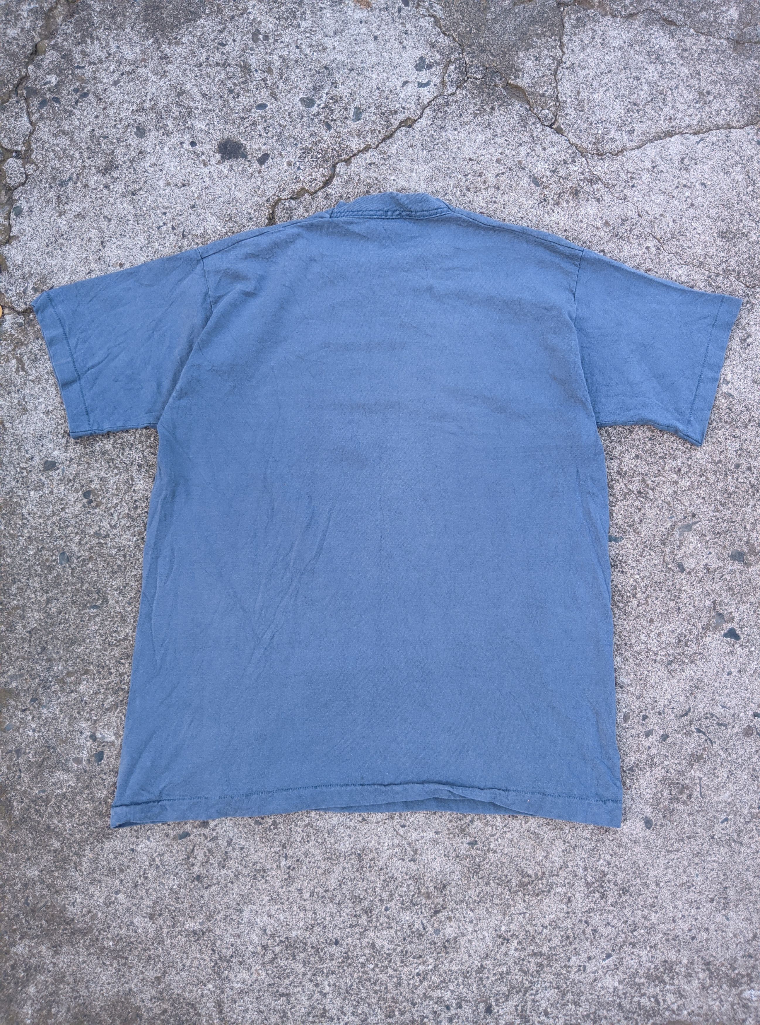 Vintage Vintage 1995 Friends tv show t shirt Size US L / EU 52-54 / 3 - 3 Thumbnail