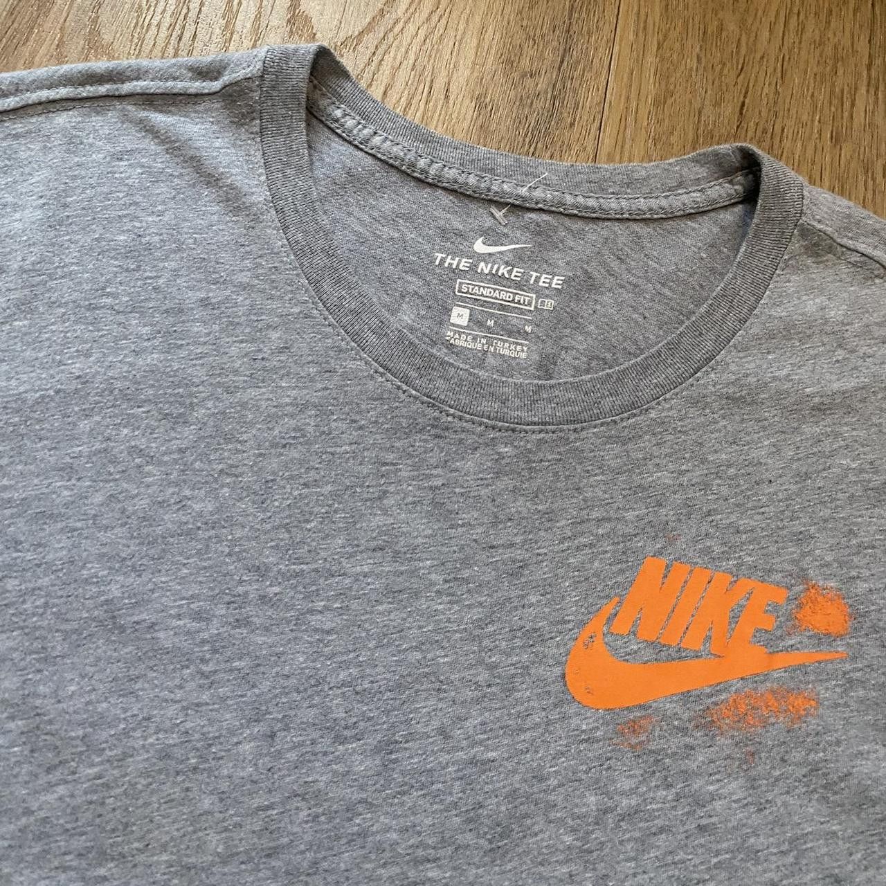 Nike Grey Nike sportswear tee with multi-coloured Size US M / EU 48-50 / 2 - 3 Thumbnail