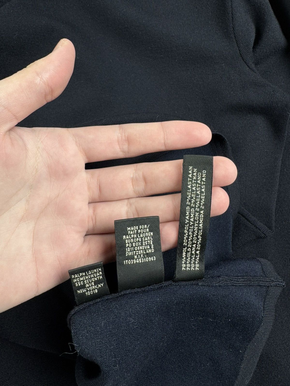 Ralph Lauren Black Label Ralph Lauren Black Label Wool Button 90S Sweater Sweatshirt Size XS / US 0-2 / IT 36-38 - 13 Thumbnail