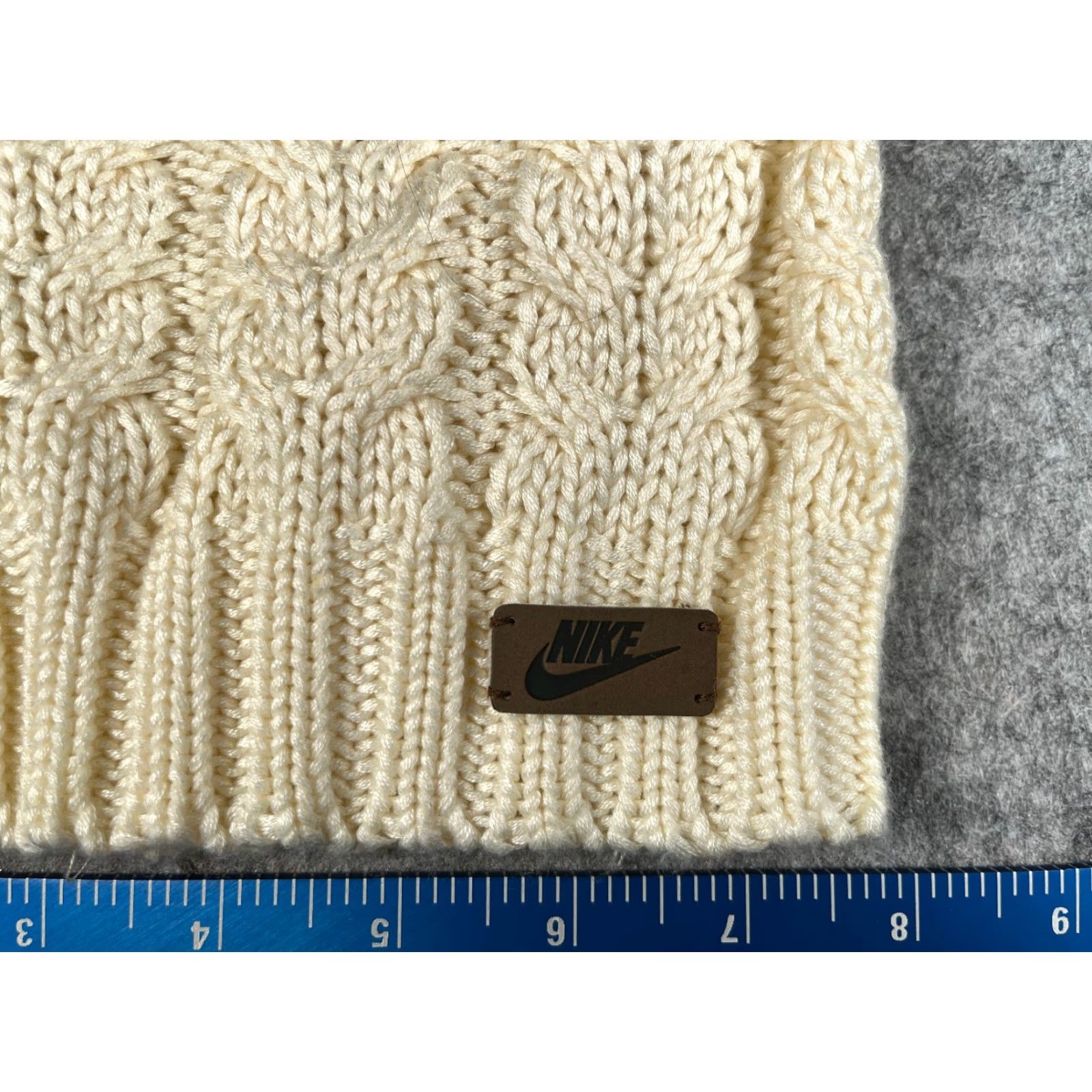 Club Monaco Millennie Wool Hat Ivory Biege Nike Beanie Women One Size Ivory Cable Knit Acrylic Winter  main image 3