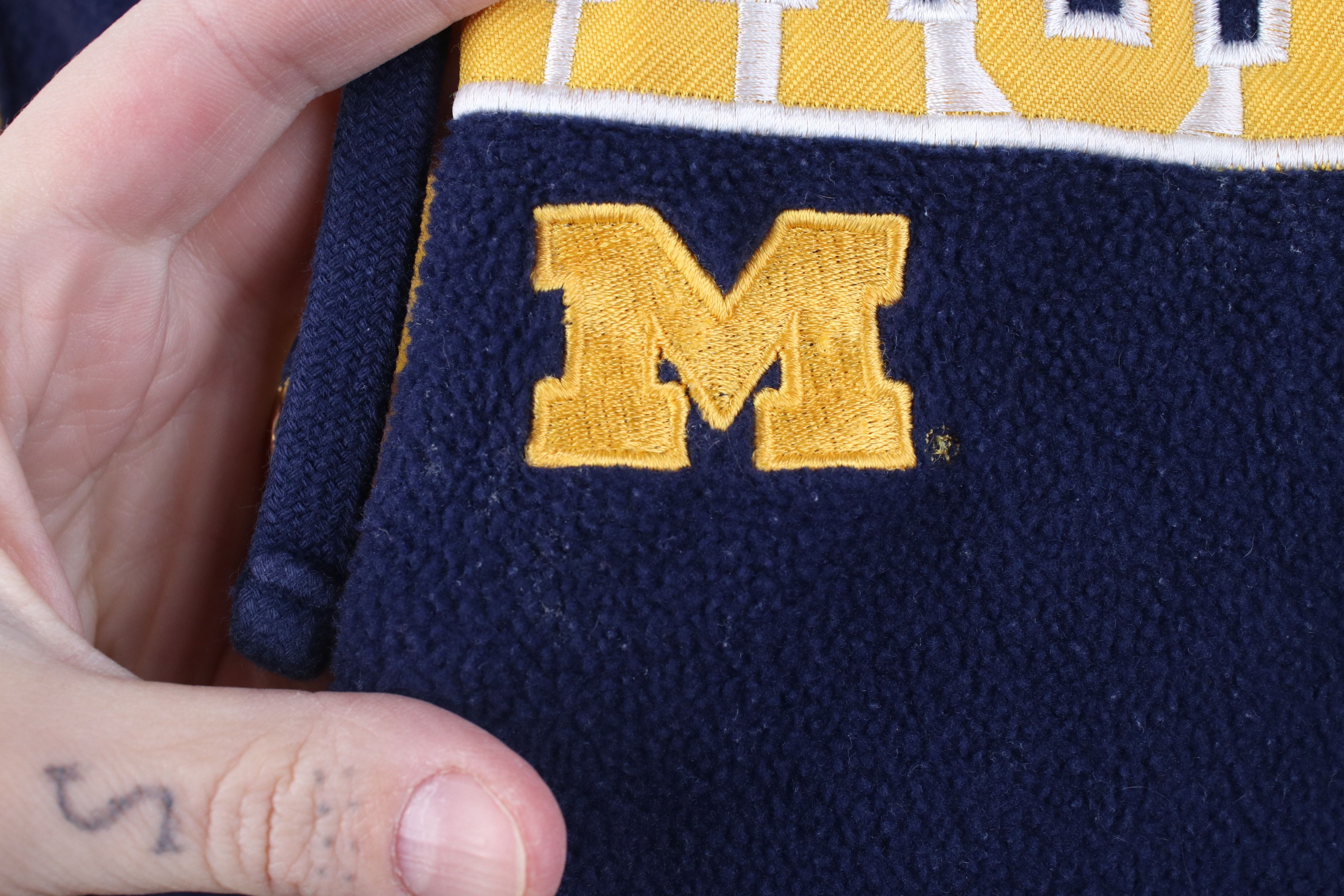 Vintage Vintage 90s University of Michigan Fleece Hoodie Sweatshirt Size US L / EU 52-54 / 3 - 5 Thumbnail