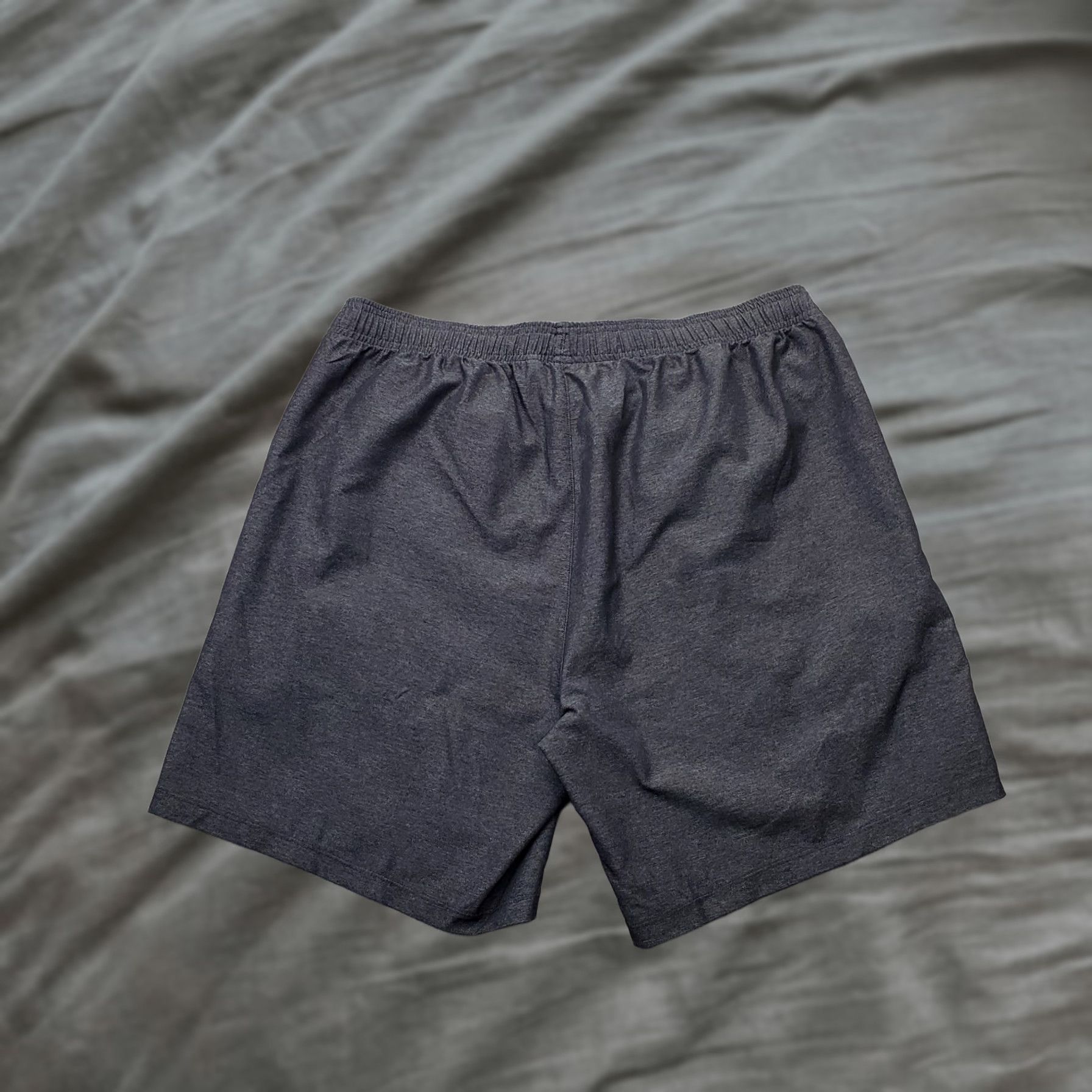 Rhone Rhone Mens Shorts L Gray Stretch Pleated Front Elastic Waist Pull On Sport Running Size US 33 - 1 Thumbnail