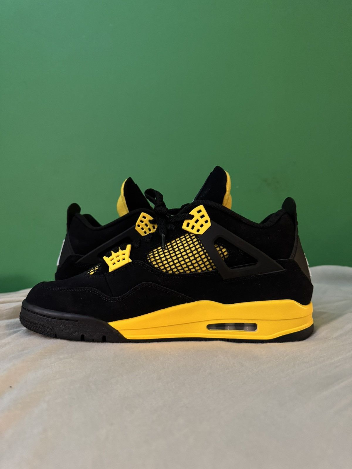 Jordan Brand Jordan 4 Thunder 2023 Size US 13 / EU 46 - 2 Thumbnail