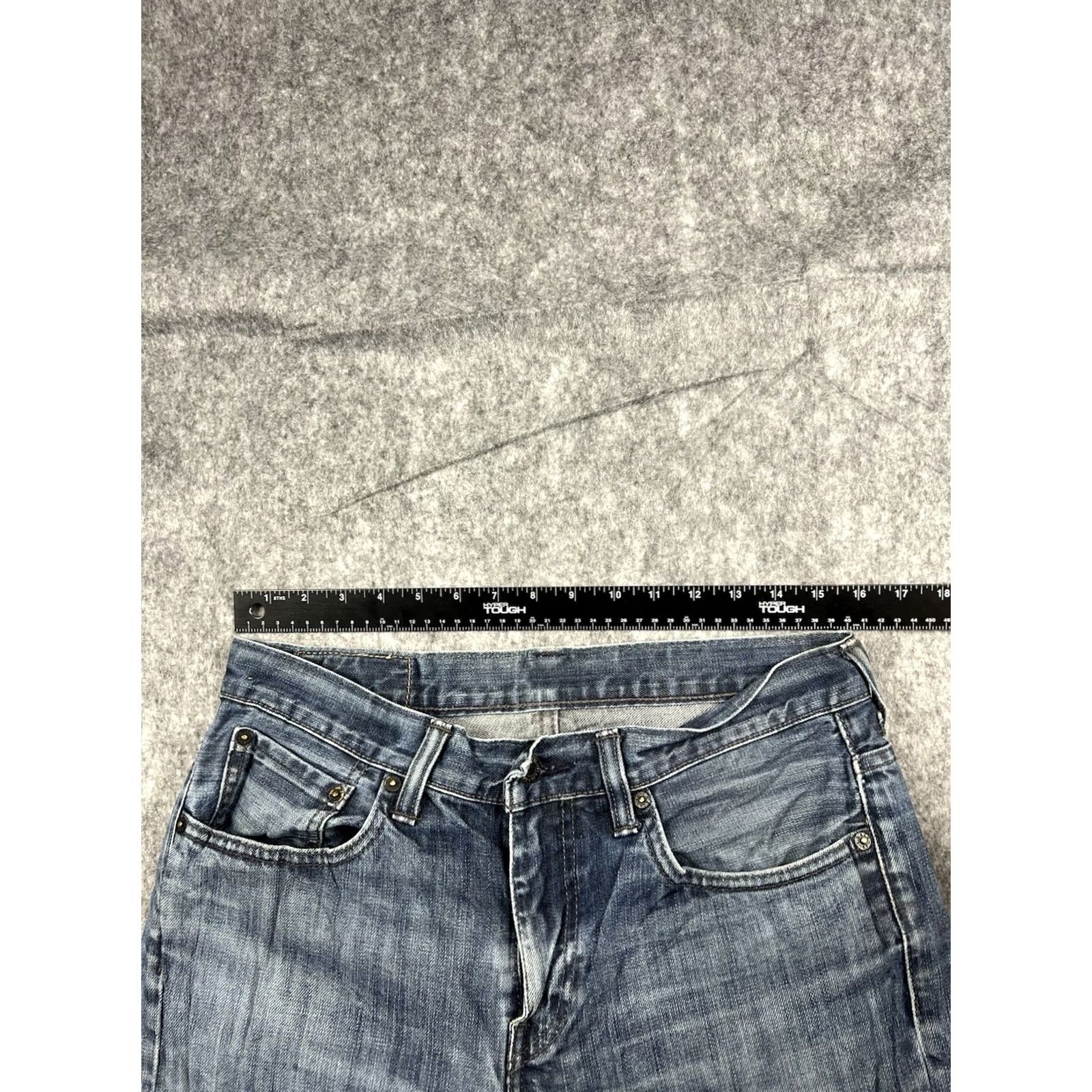 Levi's VTG Levi's 513 Jeans Slim Straight Men’s Denim Blue Size 33x34 Distressed 5-Pocket Mid Rise Leather Logo Zipper Button Closure USA Mint Condition Size US 33 - 6 Thumbnail