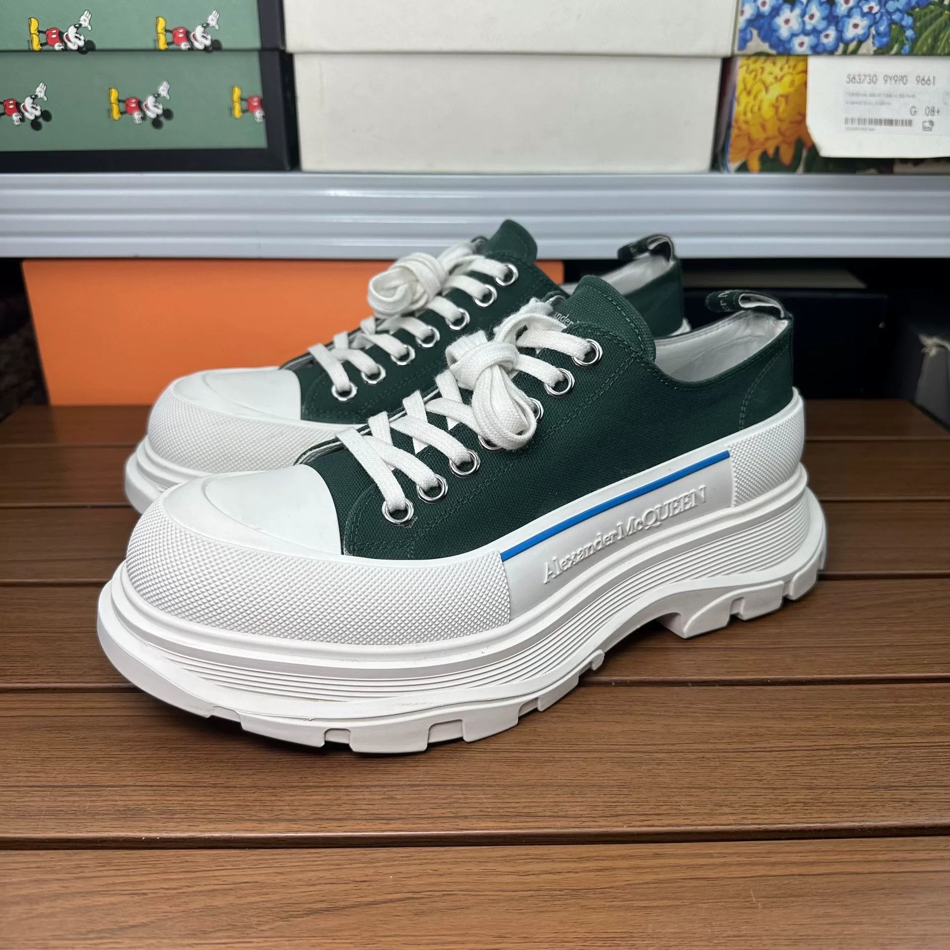Alexander McQueen Alexander McQueen Green Lowtop Sneakers 8 Men Size US 8 / EU 41 - 1 Thumbnail
