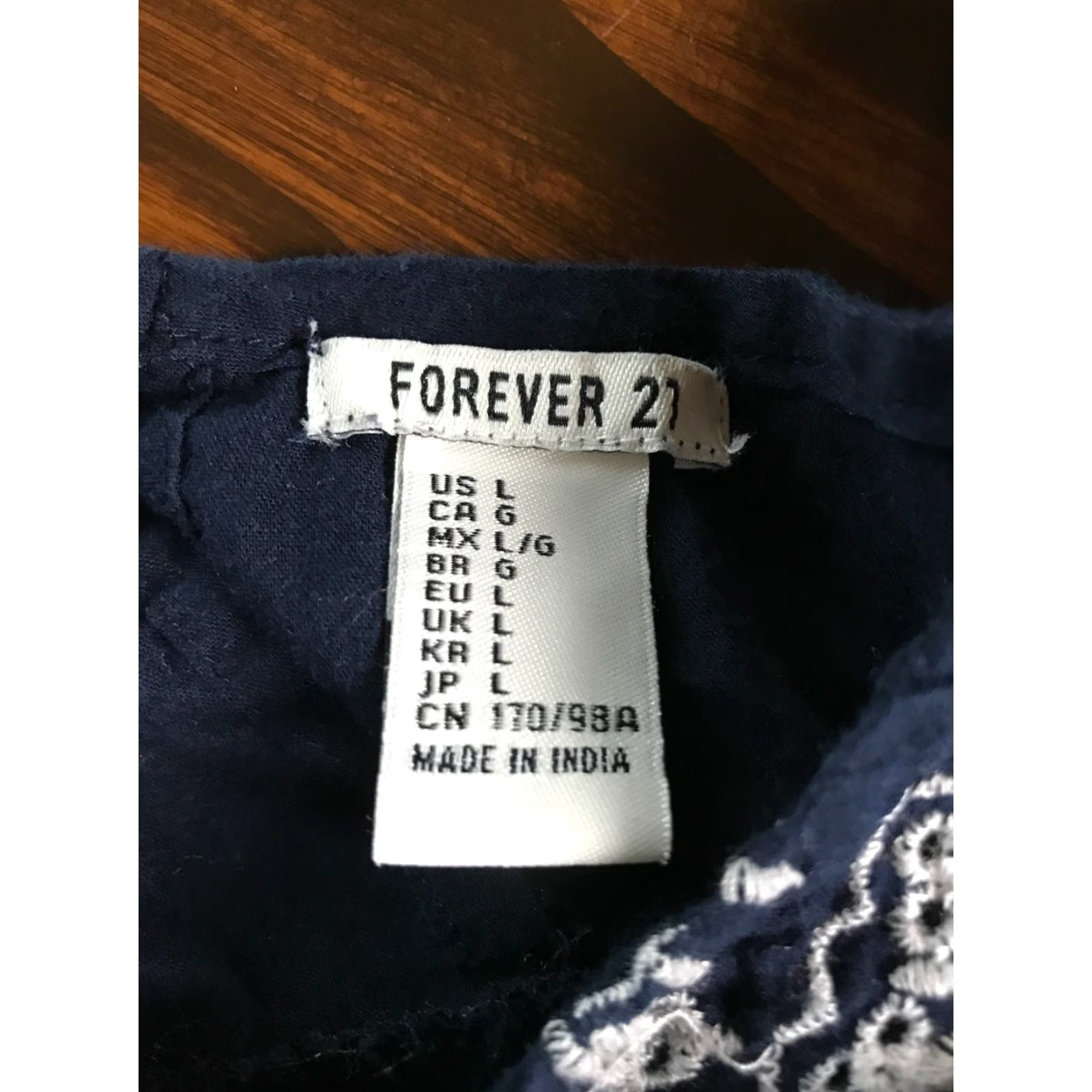 Forever 21 FOREVER 21 Tank Top Women's Large Navy Blue White Embroidered Floral Sleeveless Scoop Neck Casual Womens Size L / US 10 / IT 46 - 6 Thumbnail