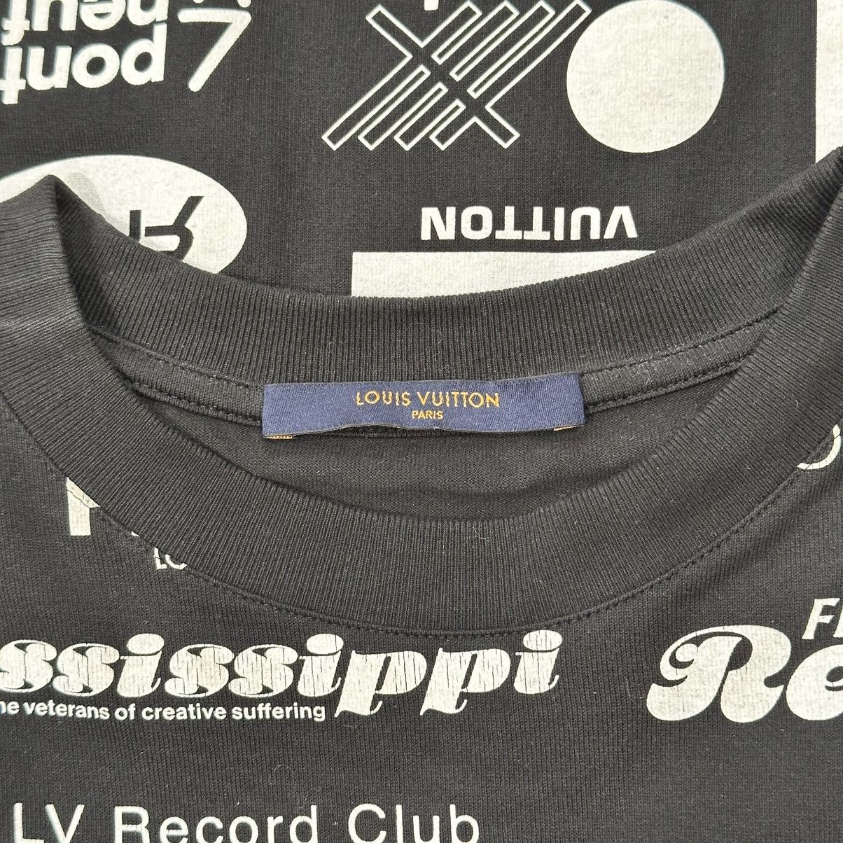 Louis Vuitton LOUIS VUITTON ALL OVER PRINTED T SHIRT SIZE S Size US S / EU 44-46 / 1 - 6 Thumbnail