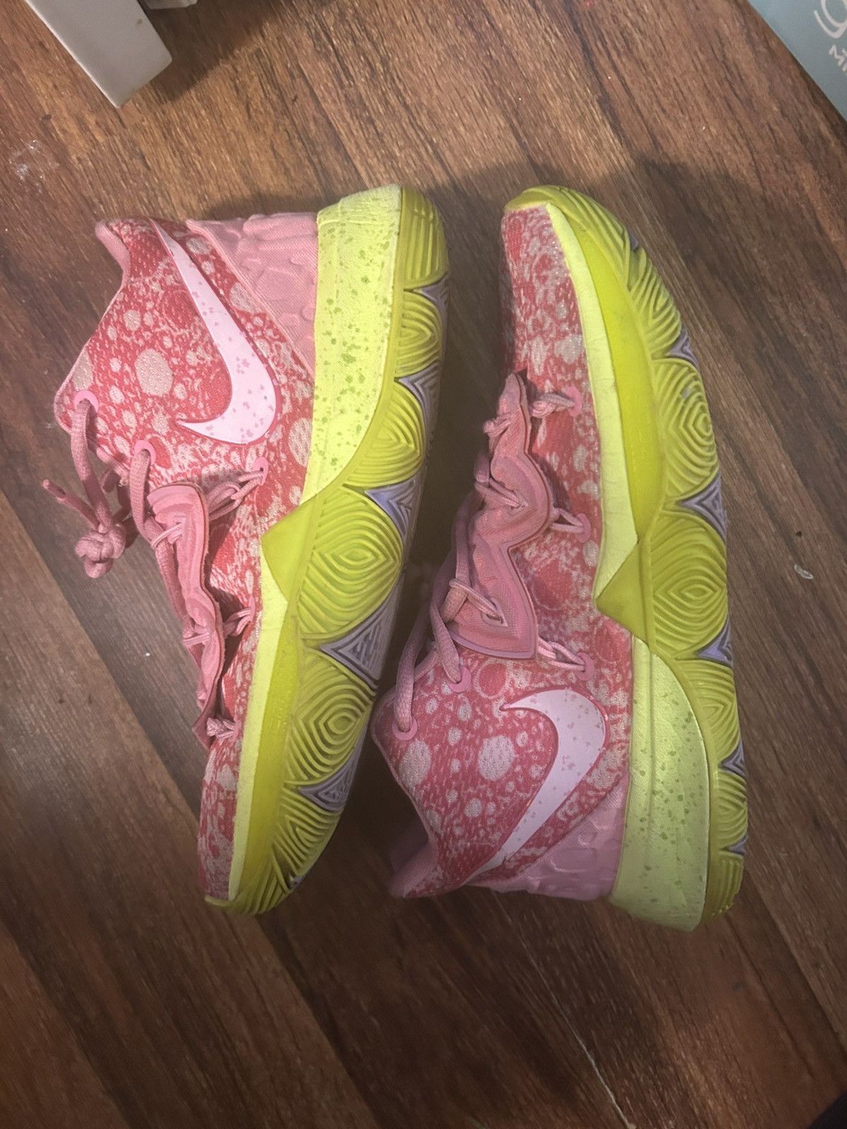 Nike Nike Kyrie Irving’s SpongeBobs size 6.5 Size US 6.5 / EU 39-40 - 1 Thumbnail