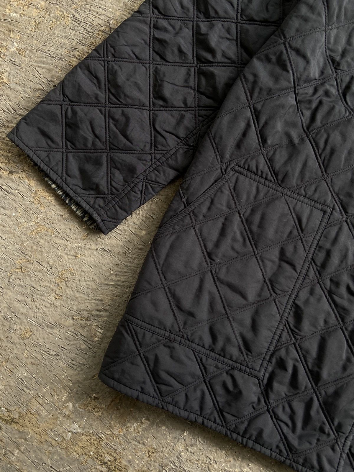 Salvatore Ferragamo 1990s Salvatore Ferragamo - Snap Button Quilted Jacket Size US S / EU 44-46 / 1 - 10 Thumbnail