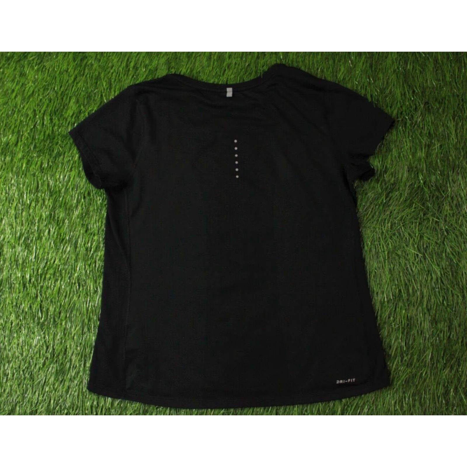 Nike Nike Dri-FIT Shirt Women L Black Run Training Reflective Logo 2016 Nike Brand Jersey Tee Short Sleeve Crew Neck Size L / US 10 / IT 46 - 7 Thumbnail
