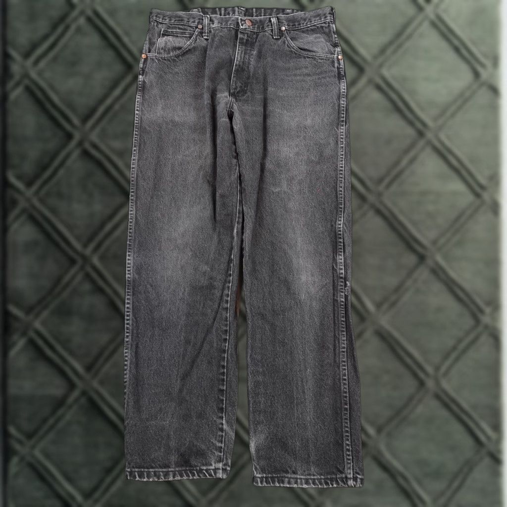 Wrangler VINTAGE Wrangler Riata Jeans Mens 36x32 Straight Leg Black Denim USA 90s (Gray) Size US 36 / EU 52 - 1 Thumbnail