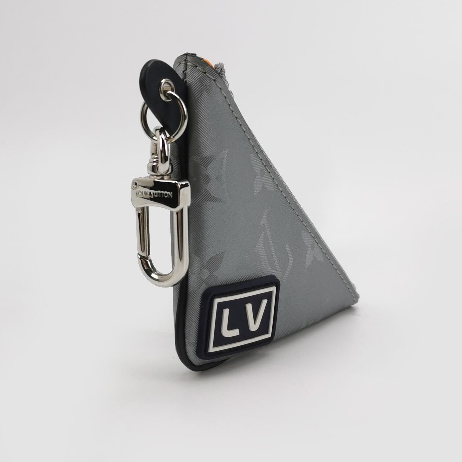 Louis Vuitton Louis Vuitton (LV) Logo Coin Wallet -y2506 Size ONE SIZE - 2 Thumbnail