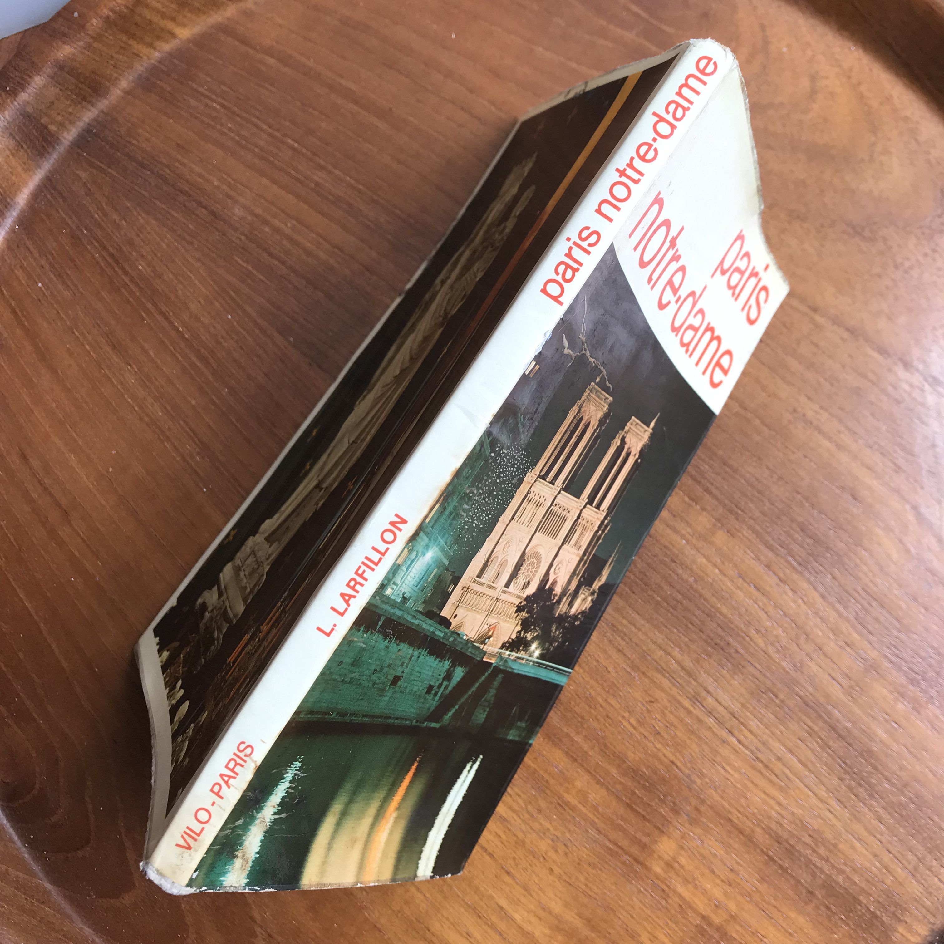 Vintage Rare 1968 Notre-Dame de Paris photo book livre (Vilo Pari Size ONE SIZE - 2 Thumbnail