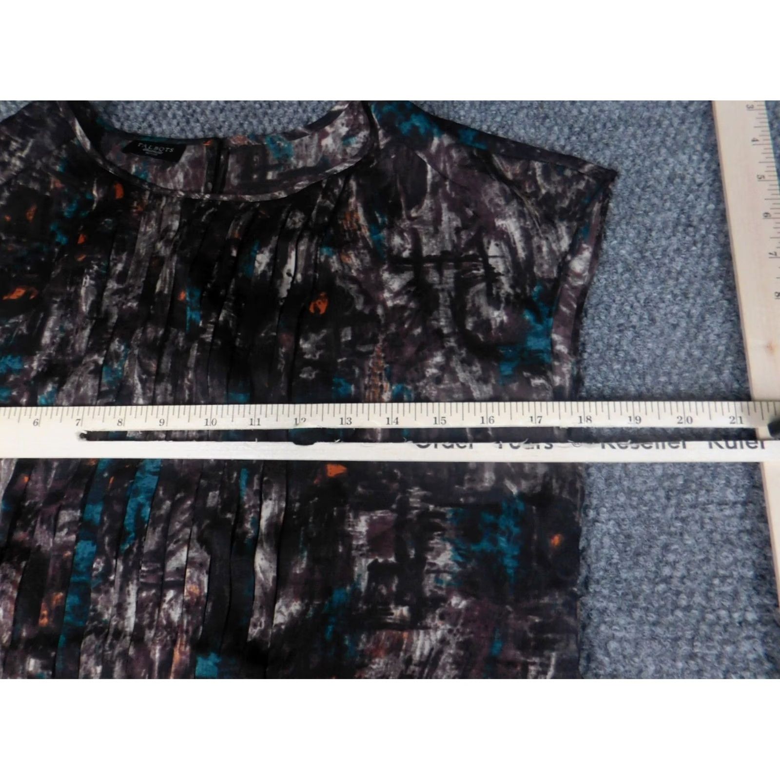 Talbots Talbots Blouse Petite Large Purple Pullover Crew Neck Sleeveless Casual Womens Polyester Rayon Button Classic Stretch Pattern Solid Size L / US 10 / IT 46 - 5 Thumbnail