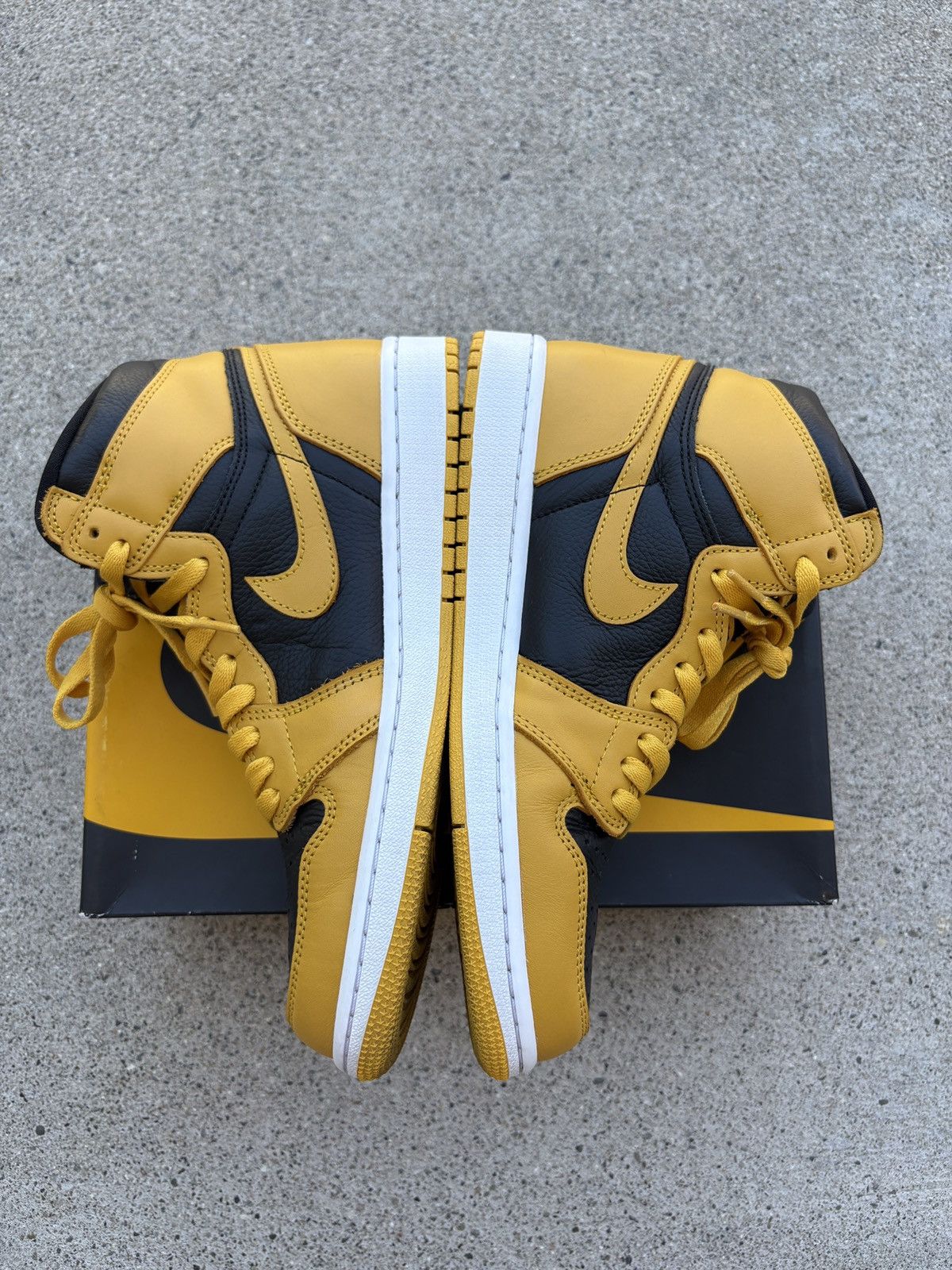 Jordan Brand Jordan 1 Retro High “Pollen” Size Men’s 8.5 Size US 8.5 / EU 41-42 - 8 Thumbnail