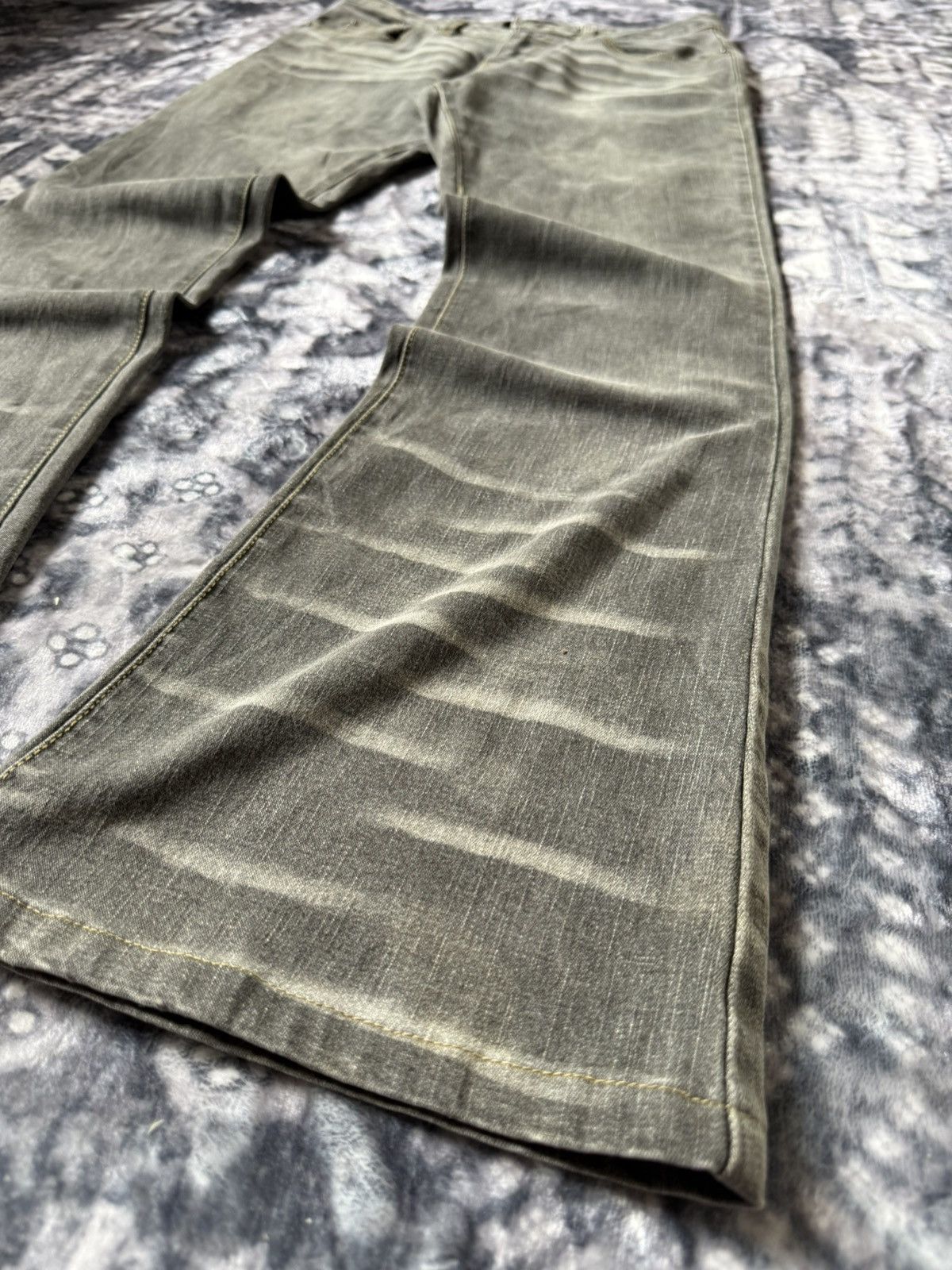 Le Grande Bleu (L.G.B.) Oririn Japan Claw Mark Flared Denim Pants Size US 27 - 4 Thumbnail