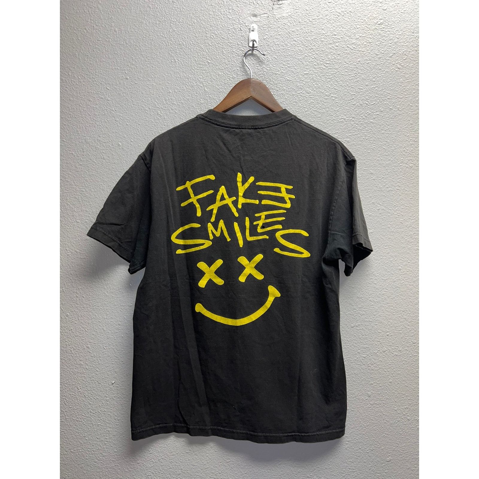 THE WORLD IS YOURS Yours Truly Fake Smiles Shirt We Hurt The Ones Tee Large Size US L / EU 52-54 / 3 - 5 Thumbnail