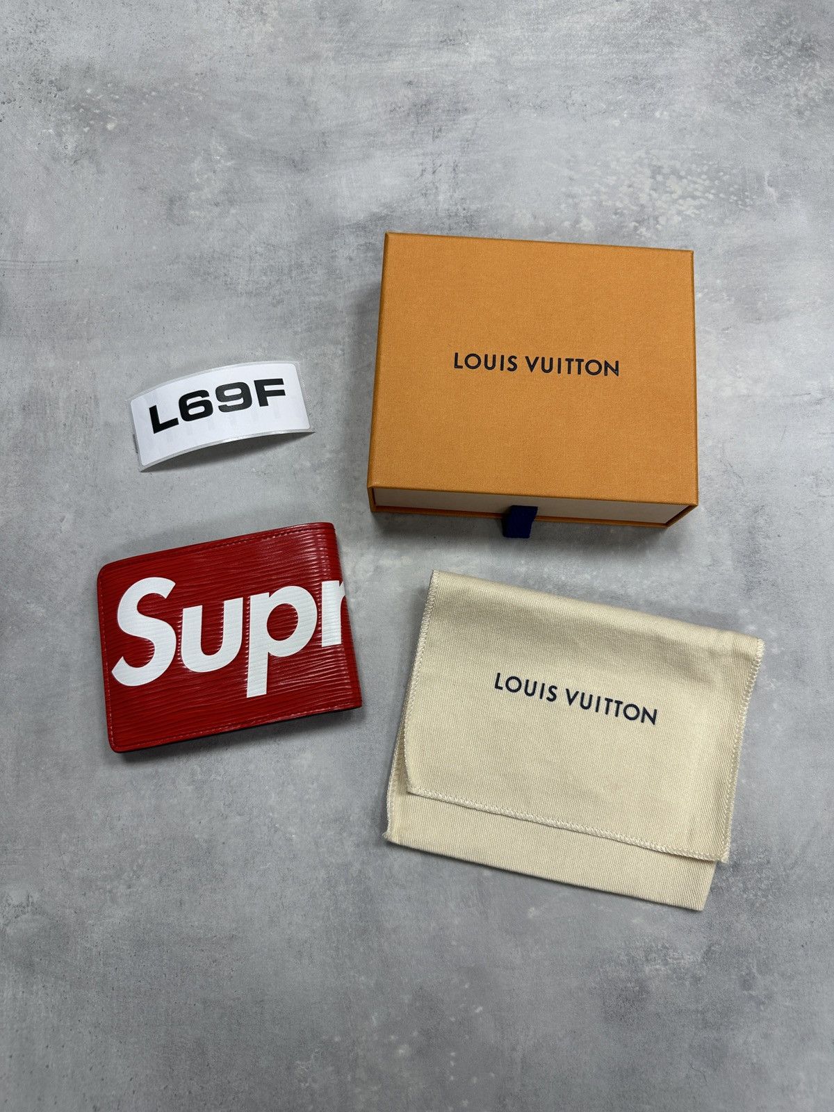 Louis Vuitton × Supreme Louis Vuitton Supreme Slender Wallet Epi Leather Red Size ONE SIZE - 16 Thumbnail