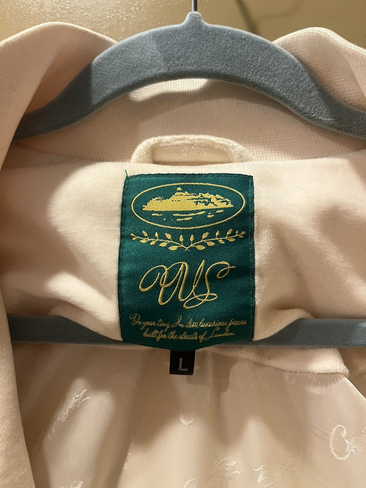 Corteiz Corteiz Allstarz VVS Velour jacket size Large - vanilla Size US L / EU 52-54 / 3 - 8 Thumbnail