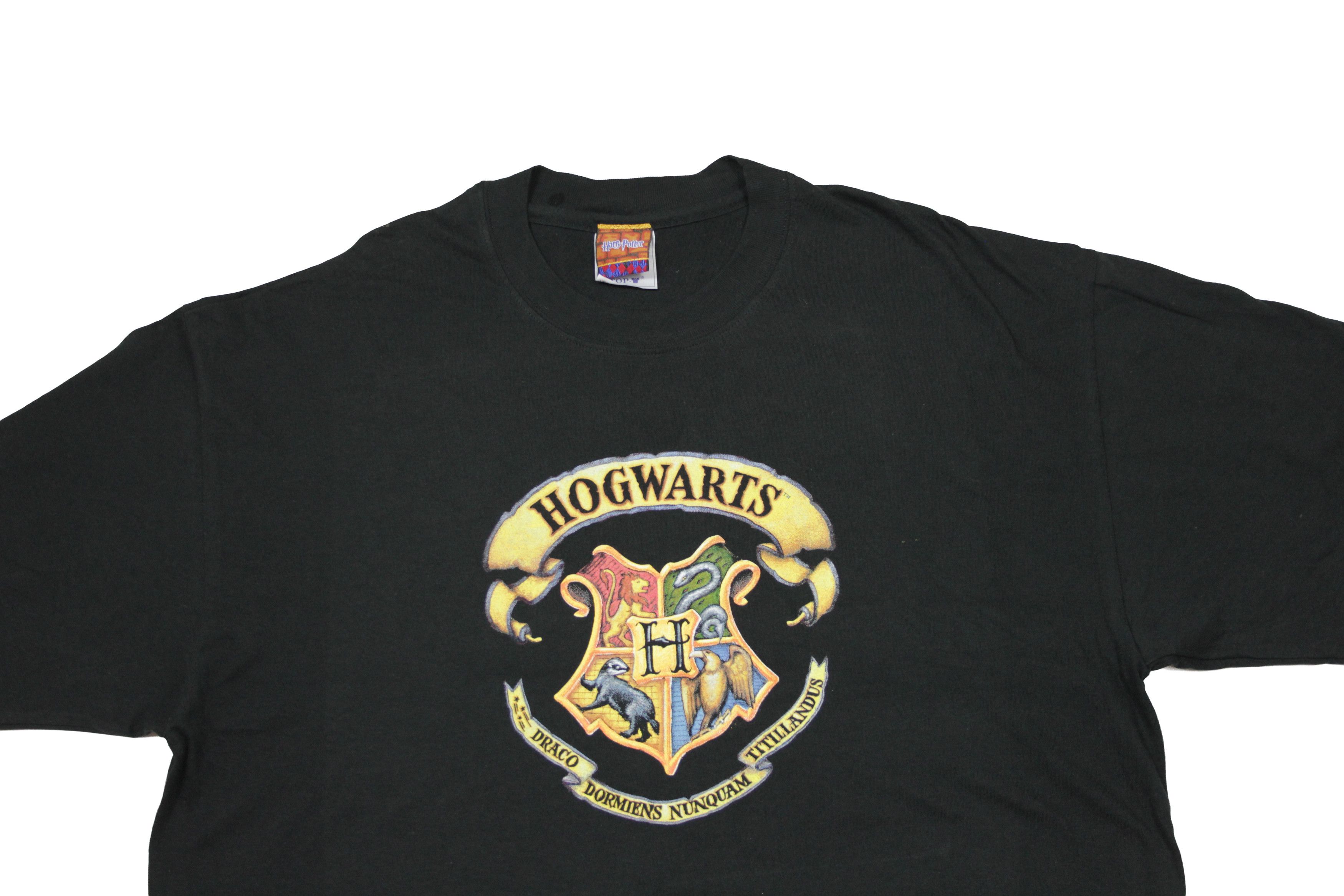 Warner Bros 2001 Harry Potter Hogwarts Merch Big Logo T-Shirt Vintage Size US XL / EU 56 / 4 - 3 Thumbnail