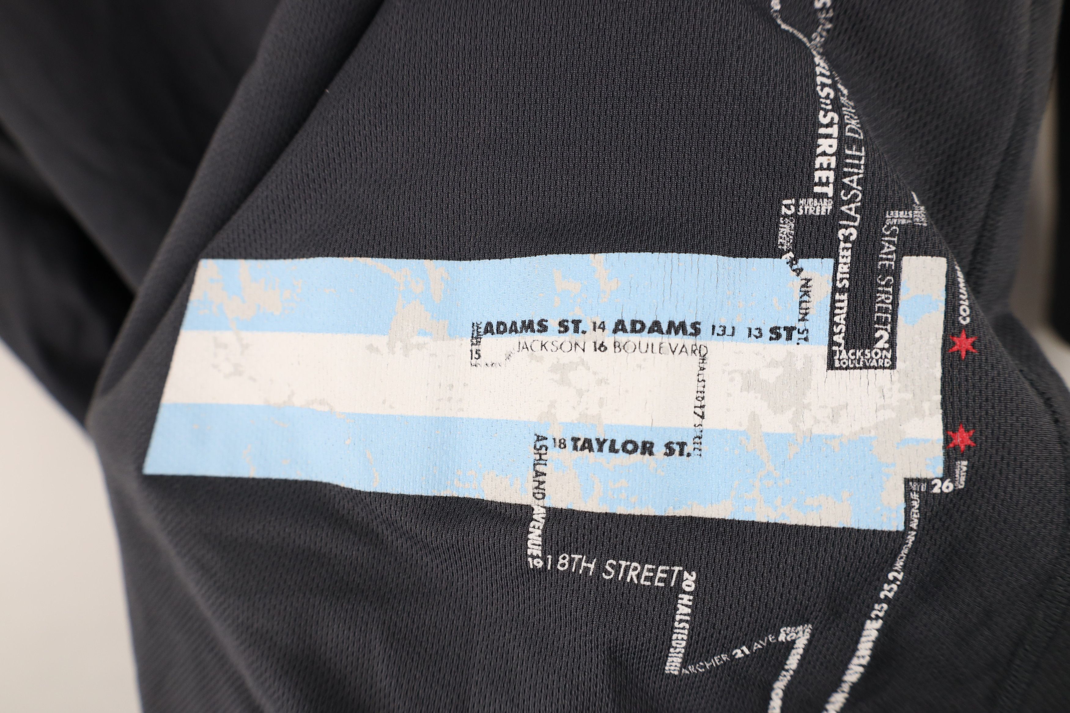 Nike Y2K Nike Chicago Marathon Center Swoosh Long Sleeve T-Shirt Size US XXL / EU 58 / 5 - 12 Thumbnail