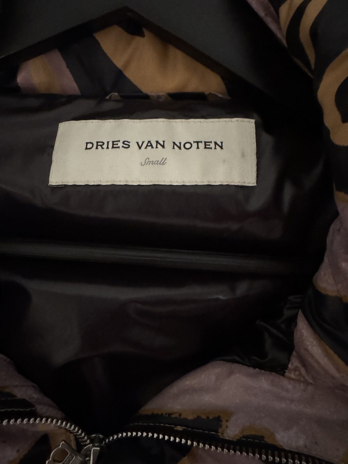 Dries Van Noten Oversized Tropical puffer down jacket with retractable hood Size US S / EU 44-46 / 1 - 3 Thumbnail