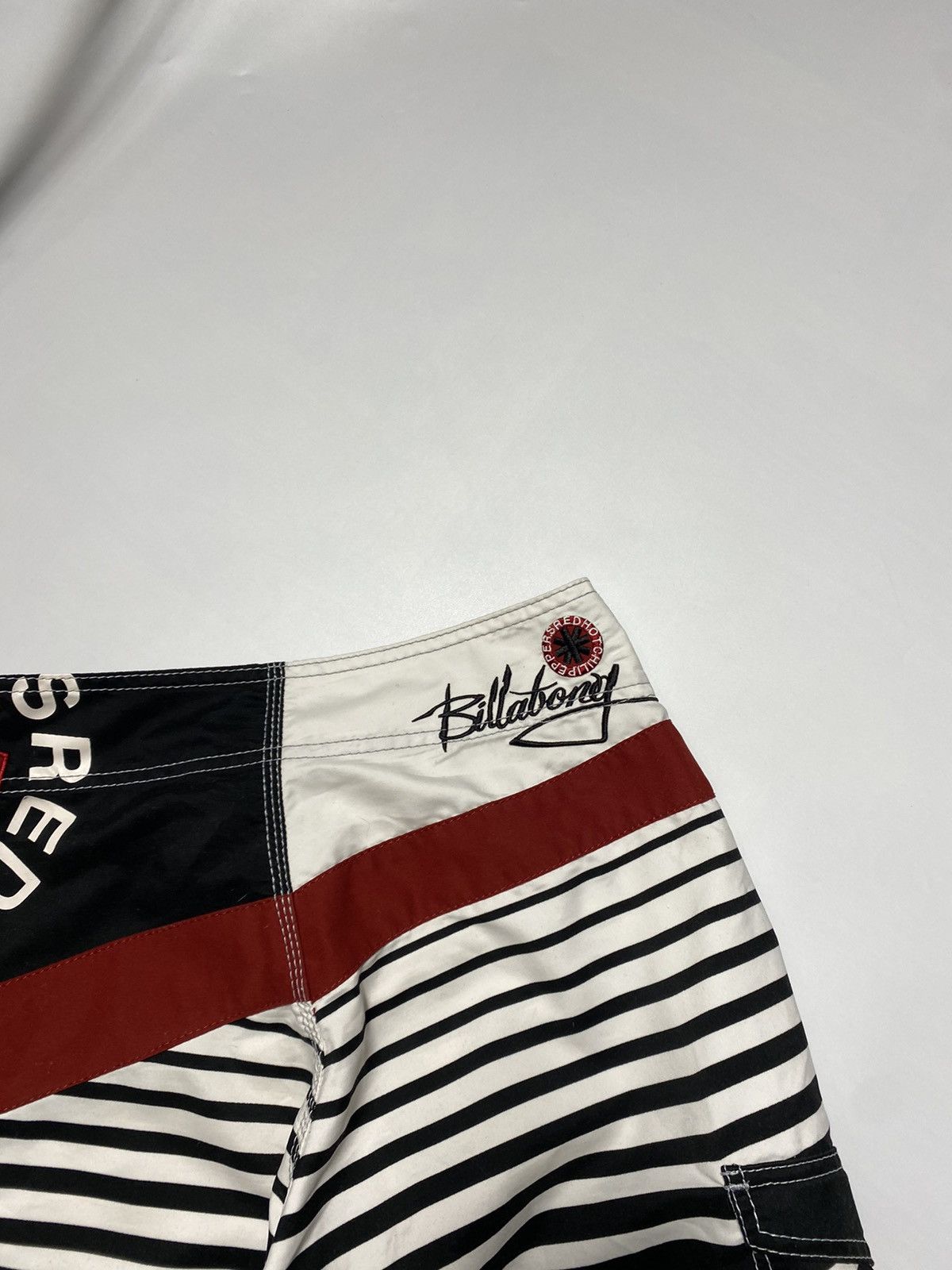 Billabong Limited Edition Red Hot Chili Peppers X Billabong Shorts Size US 28 / EU 44 - 11 Thumbnail