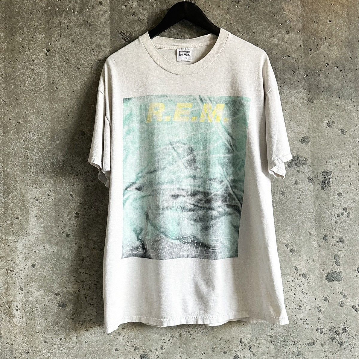 Vintage 90’s THRASHED R.E.M. MONSTER T-Shirt Size US XL / EU 56 / 4 - 2 Thumbnail