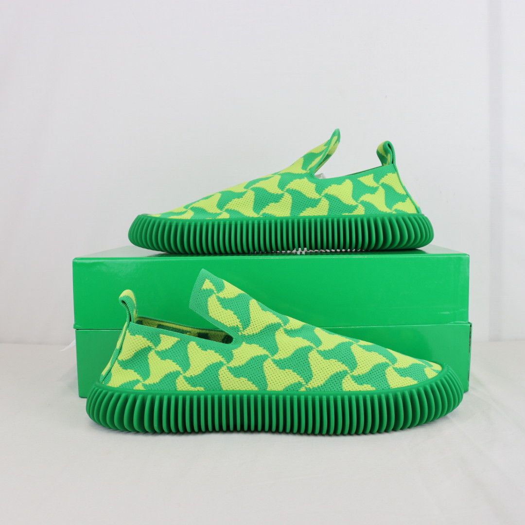 image of Bottega Veneta Wavy Triagle Tech Knit Ripple Sneaker In Parakeet Kiwi, Men's (Size 9)