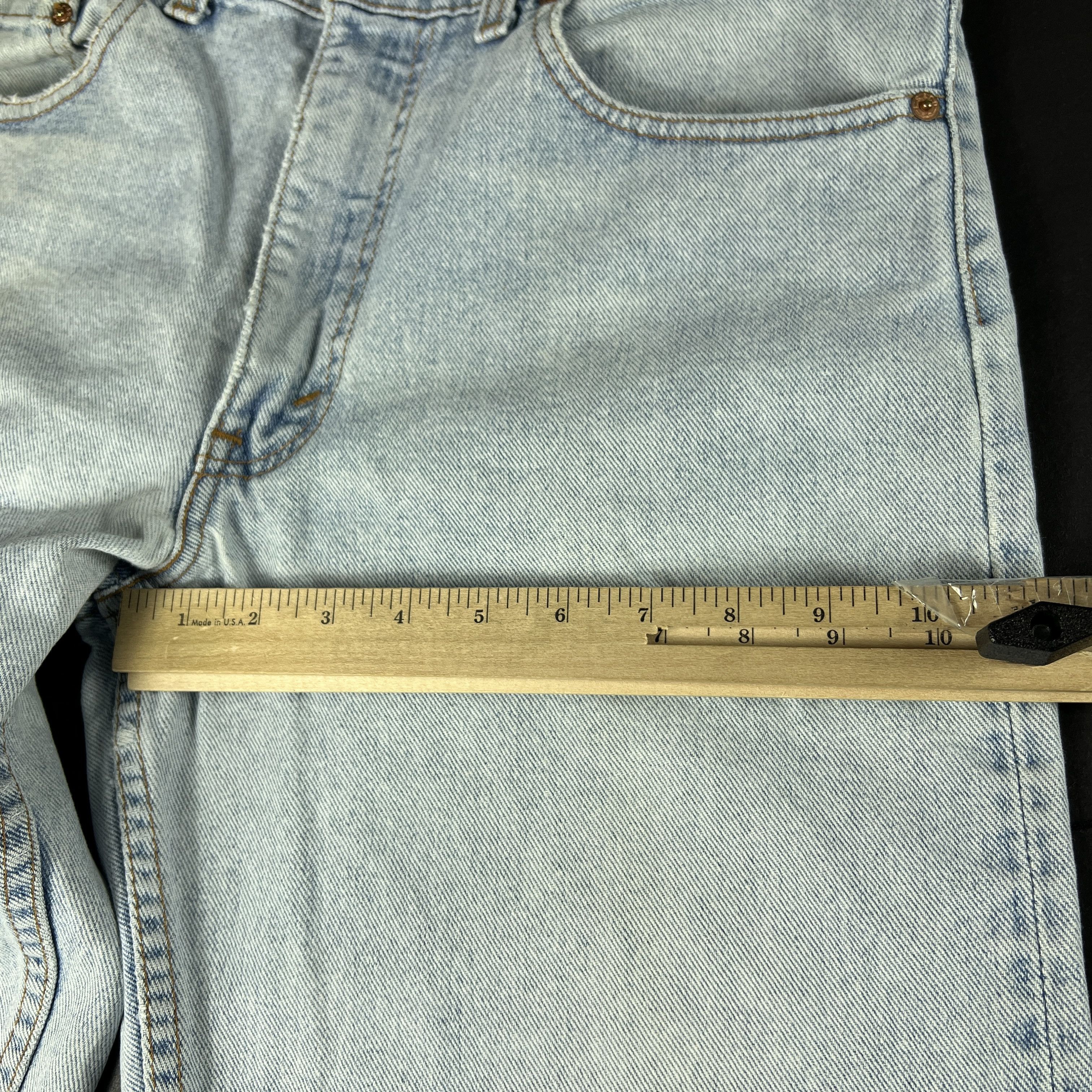 Levi's × Vintage VTG 90s Levi's Jeans 550 Relaxed Straight Light Blue Denim Size US 33 - 20 Thumbnail