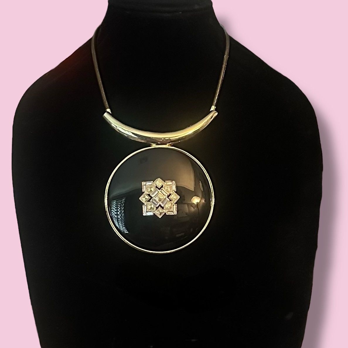 Other Jumbo gold tone embellished medallion statement necklace Size ONE SIZE - 1 Thumbnail