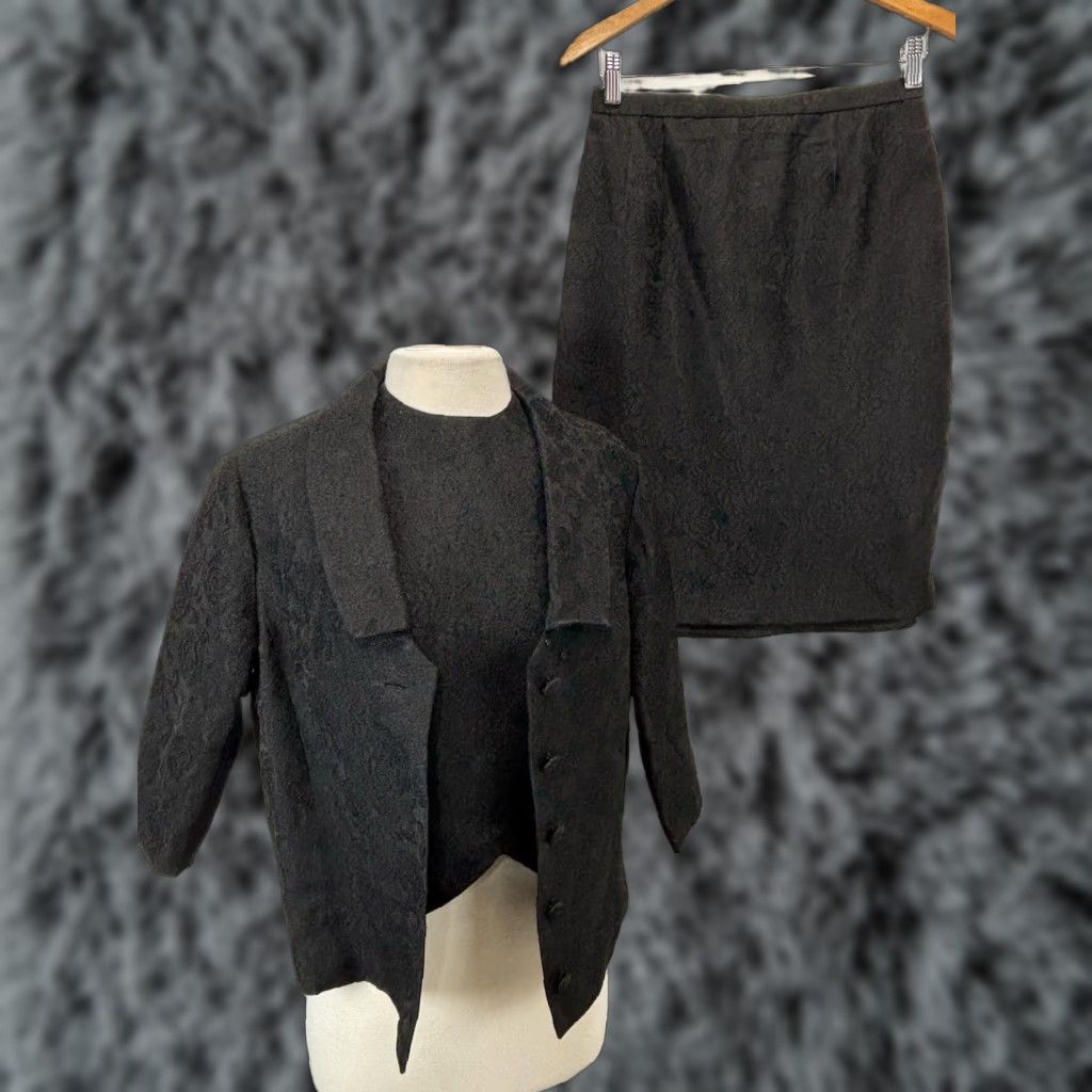 Vintage Vtg Custom 3 Pc Skirt Suit Women’s Black Damask 1950s Shirt Jacket Jackie-O Size 4XL / US 24-26 - 1 Thumbnail