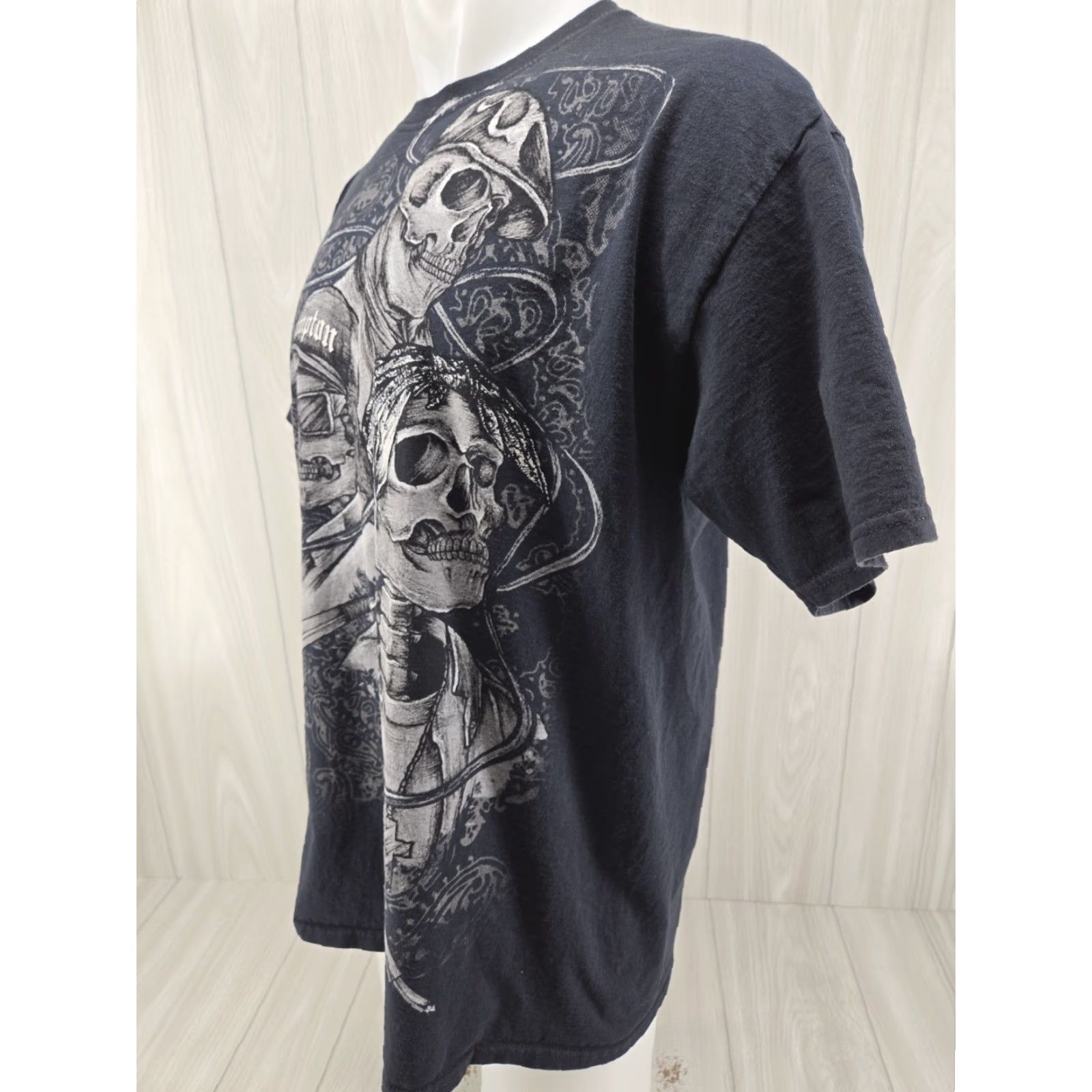 Fruit Of The Loom VINTAGE Men’s Compton Skulls With A Microphone T-shirt Black XL Size US XL / EU 56 / 4 - 4 Thumbnail