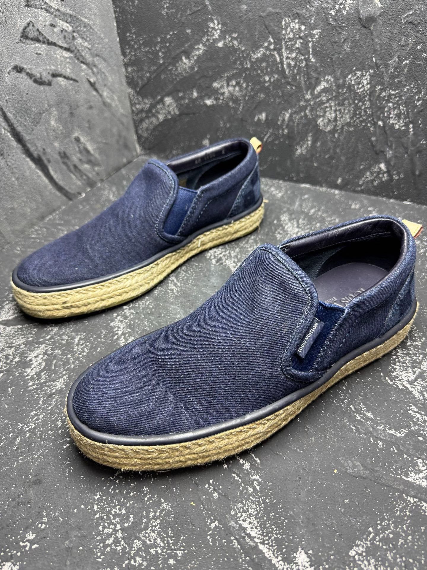 Louis Vuitton Louis Vuitton Denim Lowtop Sneakers 7.5 Men Size US 7.5 / EU 40-41 - 1 Thumbnail