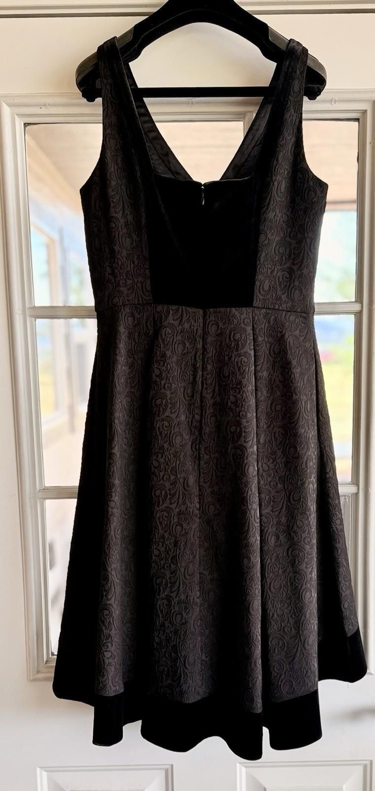 Other NWT WHBM Stunning Black Brocade Fit/Flare Dress w Velvet 4 Size S / US 4 / IT 40 - 12 Thumbnail
