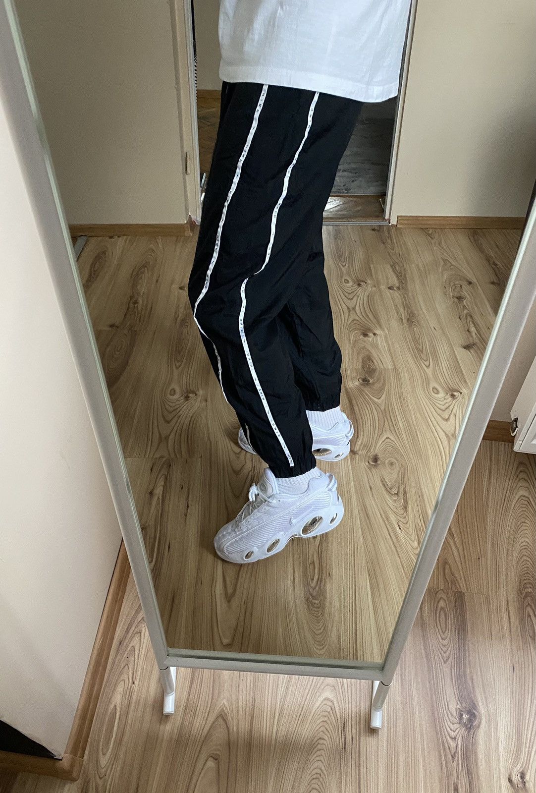 Nike × Vintage Nike swoosh Nylon Track Pants Sweatpants black womens M Size 26" / US 2 / IT 38 - 5 Thumbnail
