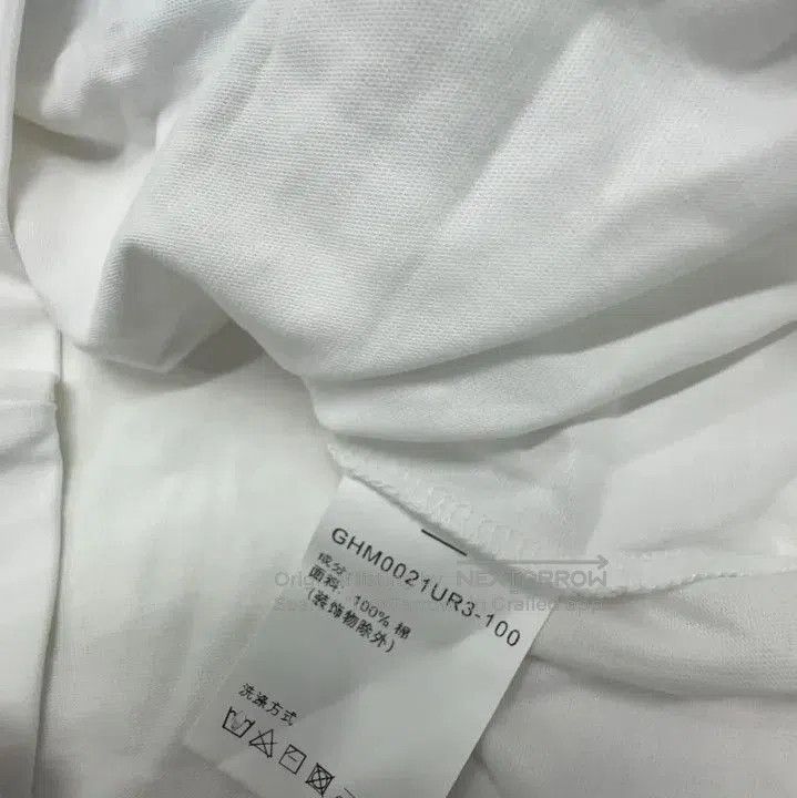 Givenchy Givenchy Casual Crew Neck Short-Sleeve T-Shirt. Size US L / EU 52-54 / 3 - 6 Thumbnail
