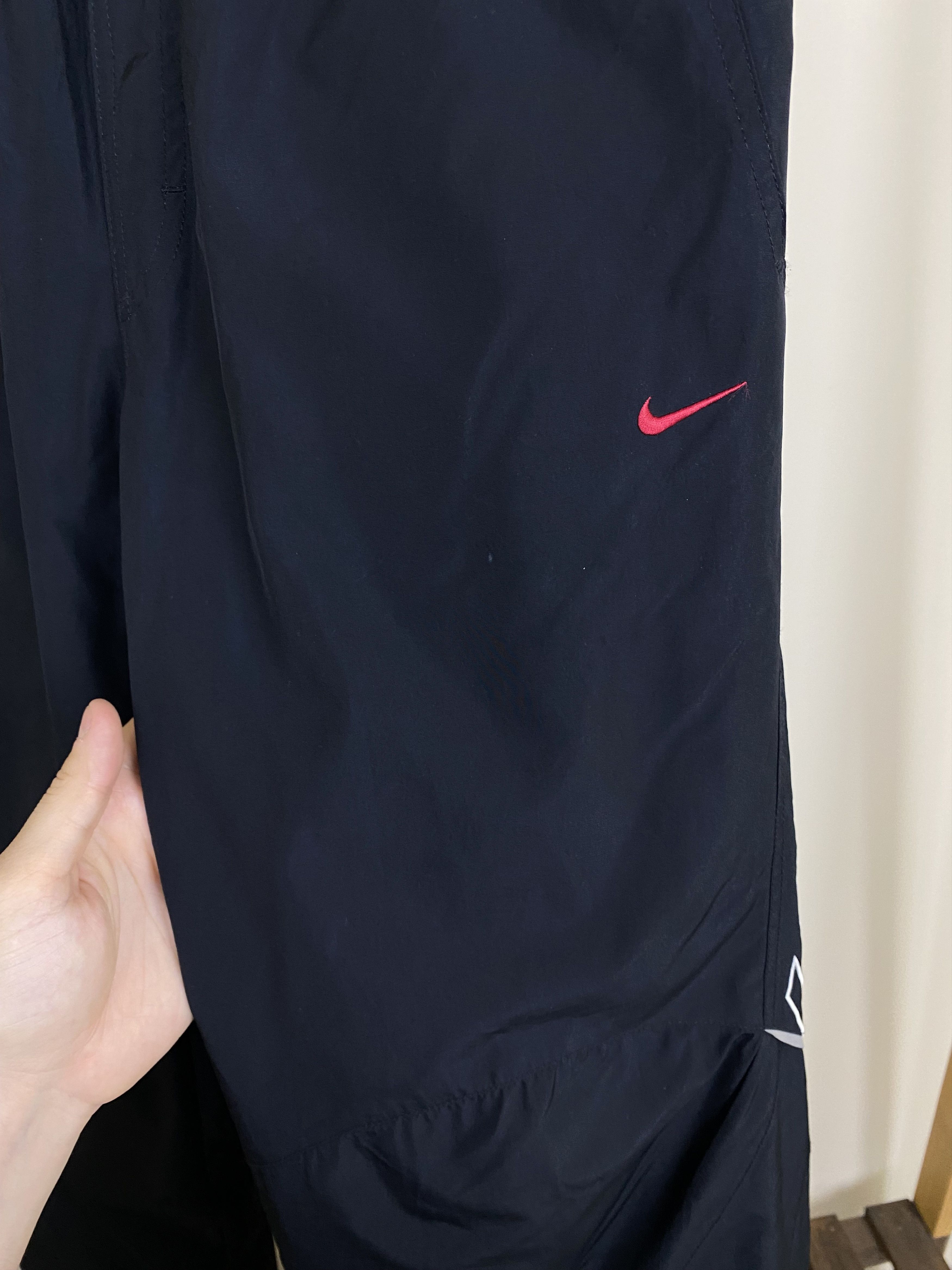 Nike Vintage Nike air nylon track baggy pants black size M Size US 32 / EU 48 - 13 Thumbnail