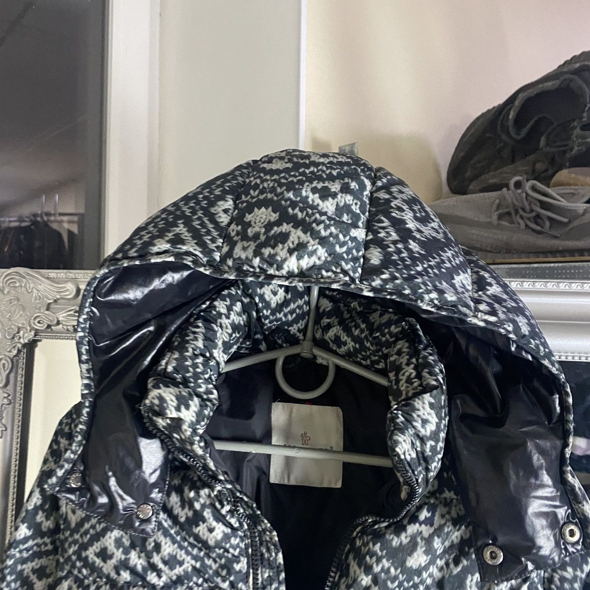 Moncler moncler puffer coat camouflage printed down. AUTHENTICATED Size US XS / EU 42 / 0 - 3 Thumbnail