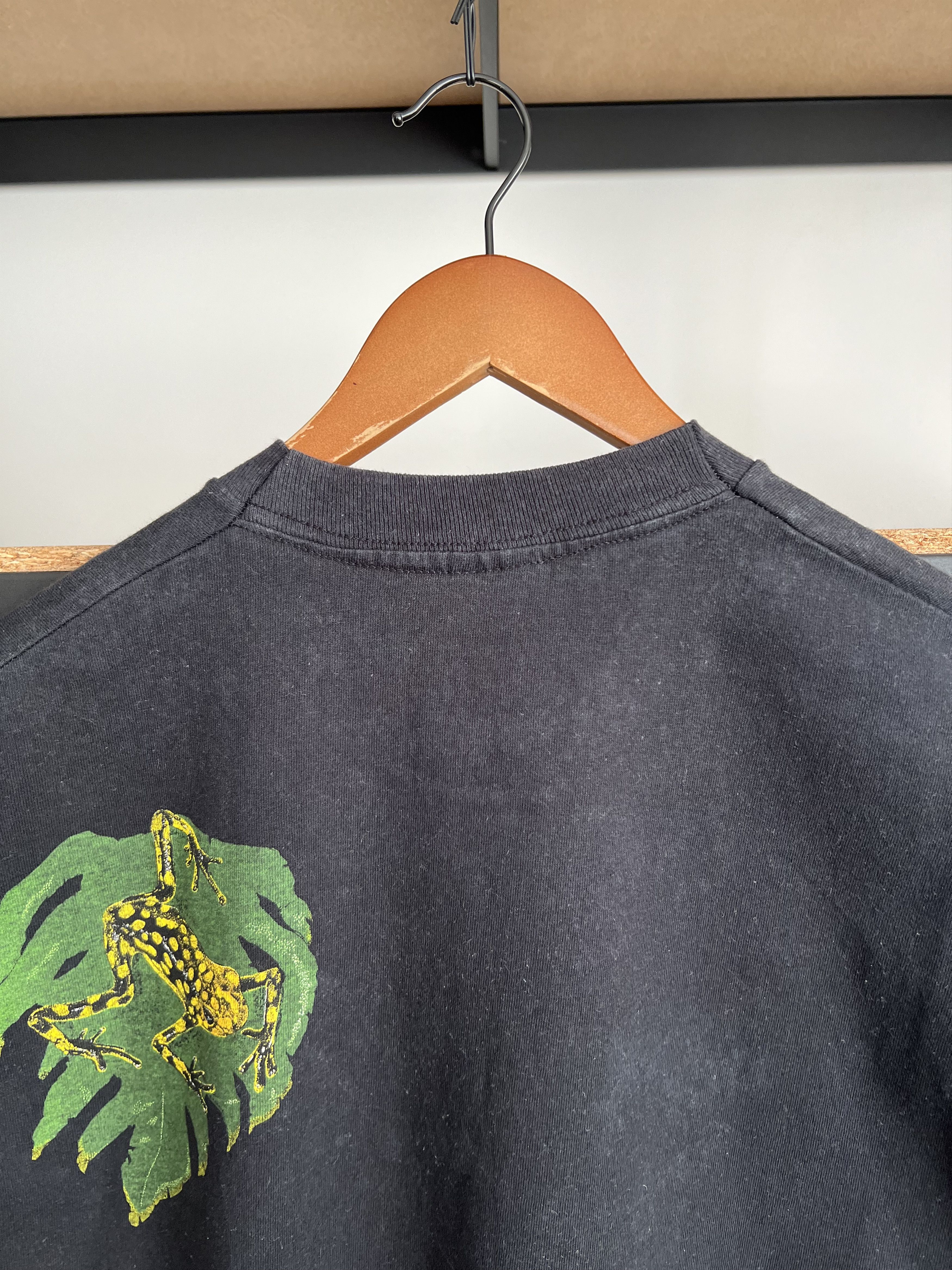 Vintage Vintage 1990 Harlequin Frog Animal Nature Black T-shirt Size US XL / EU 56 / 4 - 22 Thumbnail
