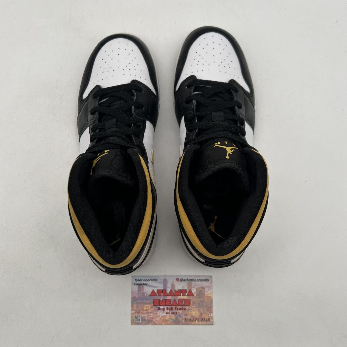 Nike Air Jordan 1 mid black university gold Size US 7 / EU 40 - 6 Thumbnail