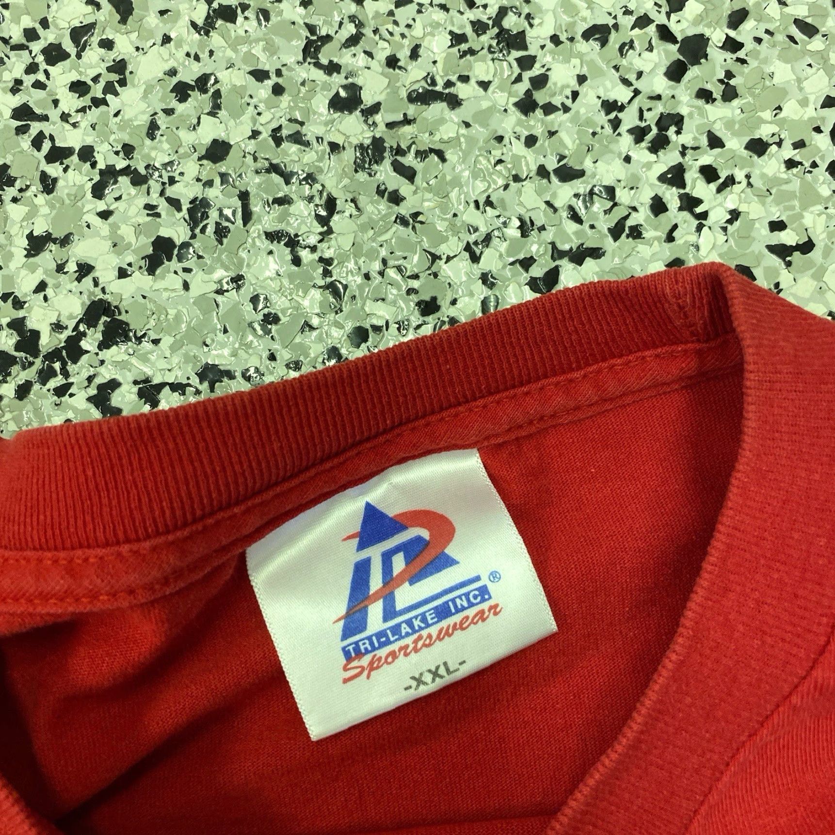 NCAA VINTAGE Arizona Wildcats Mens XXL Graphic T-Shirt Red Cotton Crew Neck Short Sleeve 2XL NCAA Adults Men Size US XXL / EU 58 / 5 - 2 Thumbnail