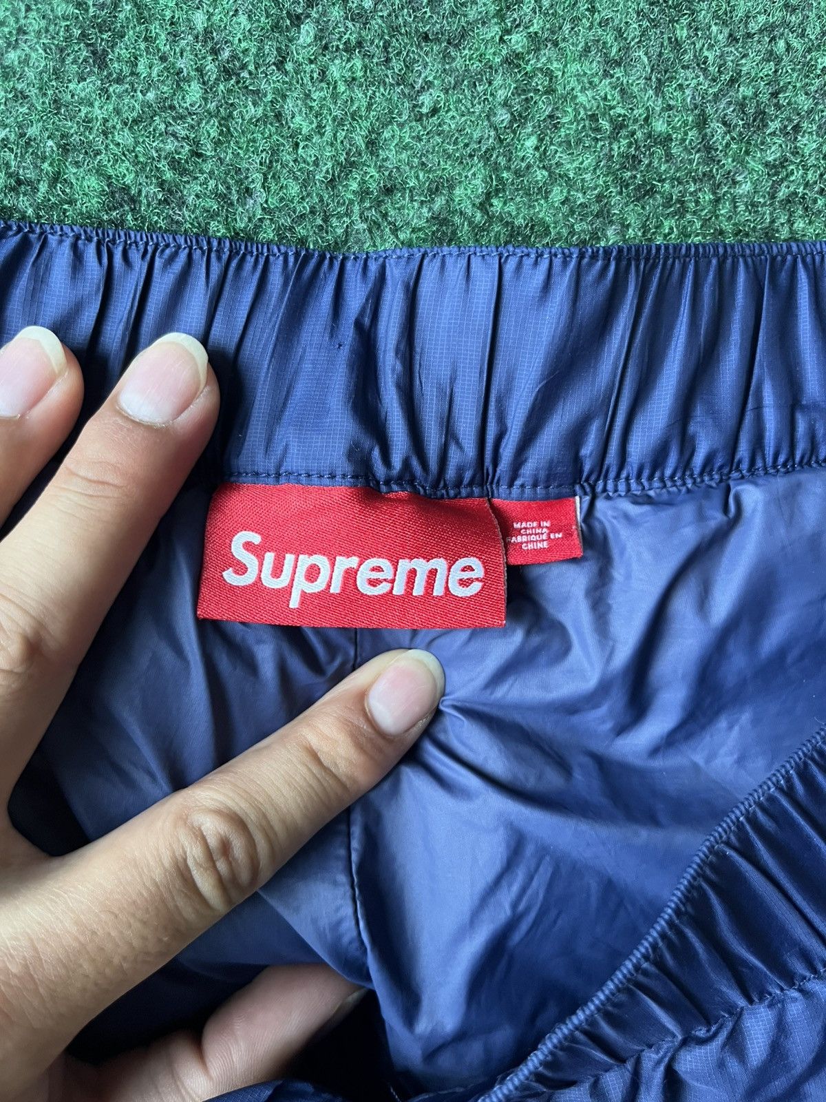 Supreme USED SUPREME MICRO DOWN SET PUFFER AND PANTS “NAVY” SIZE L&M Size US L / EU 52-54 / 3 - 20 Thumbnail