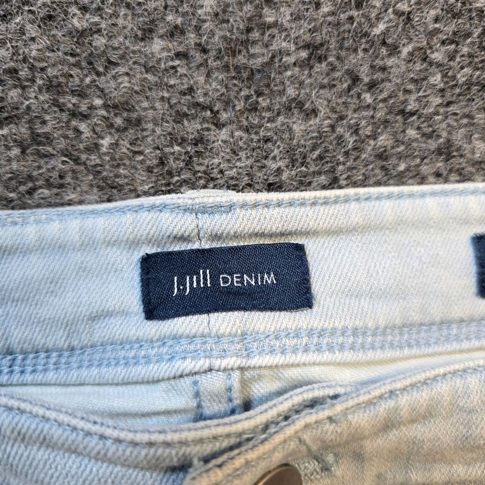J. Jill J. Jill Jeans Womens 14 Blue Denim High Rise Cropped Straight Leg Cuffed Casual Shirt (No, this line needs only rearranged title, not added text) Size 36" / US 14 / IT 50 - 4 Thumbnail