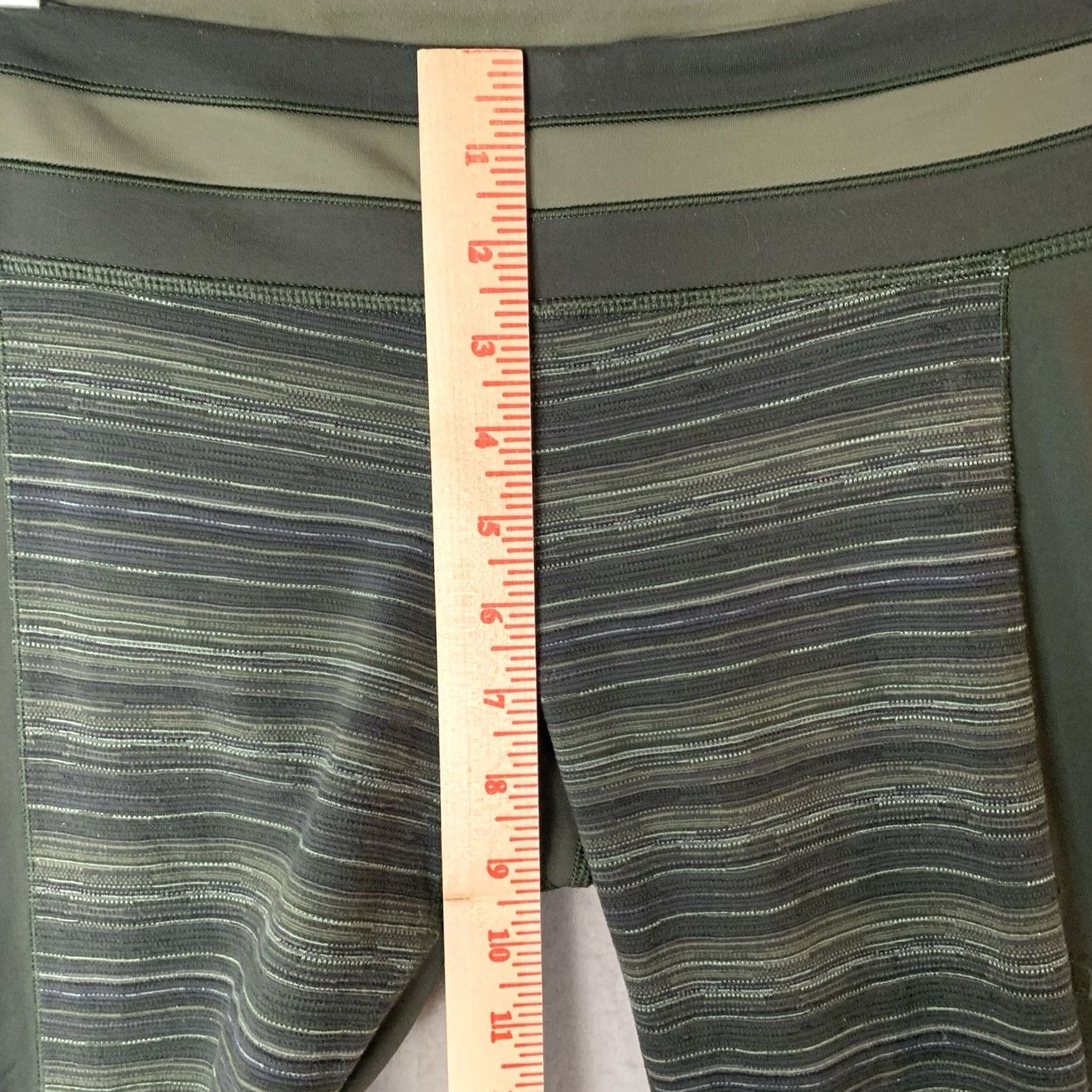 Lululemon VINTAGE Lululemon Athletica Capri Leggings Women’s Size 8 Green Exercise Yoga Casual Size 30" / US 8 / IT 44 - 6 Thumbnail