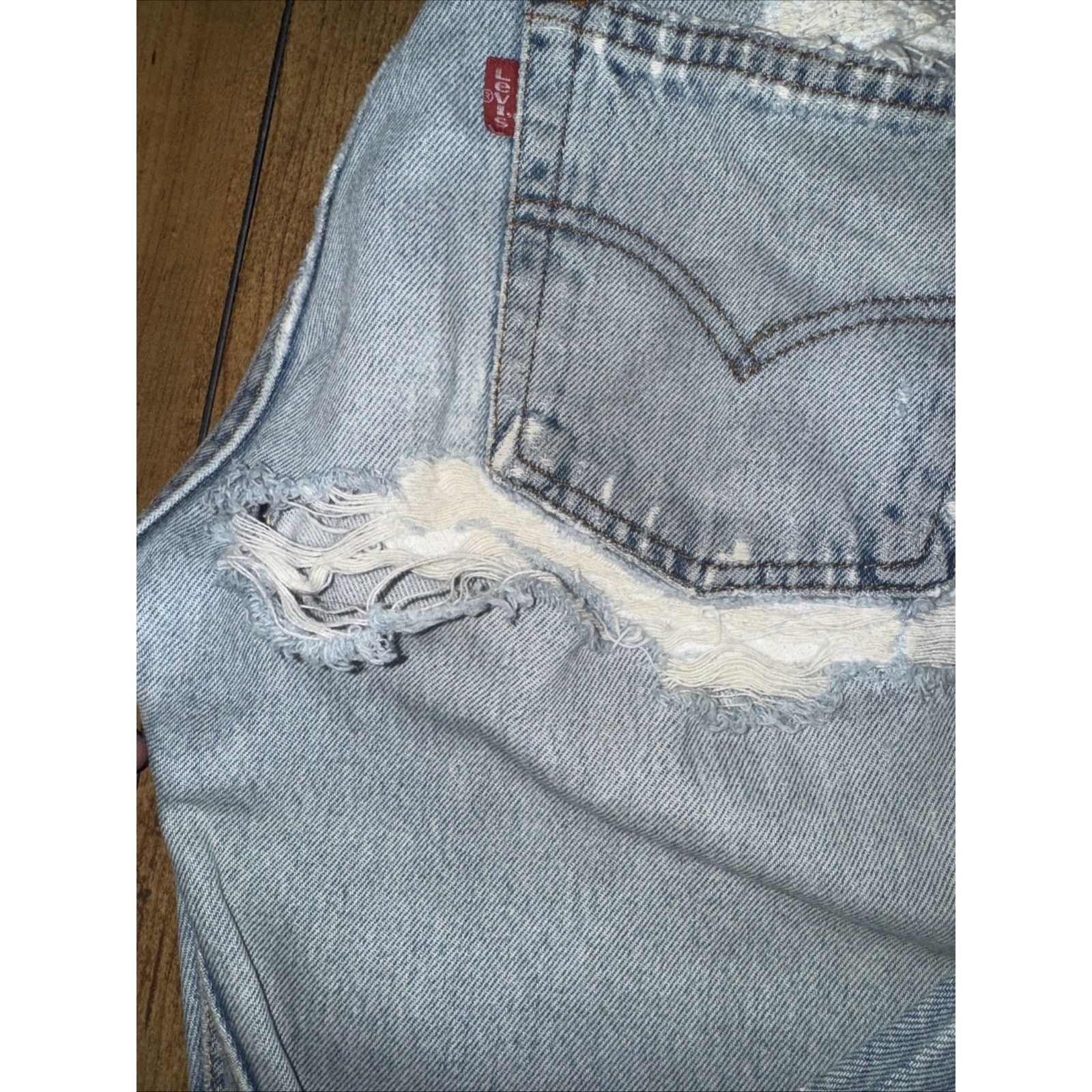 Levi's × Vintage Levi’s 501 26x32 Distressed Light Wash Jeans Embroidery Y2K Size US 26 / EU 42 - 3 Thumbnail